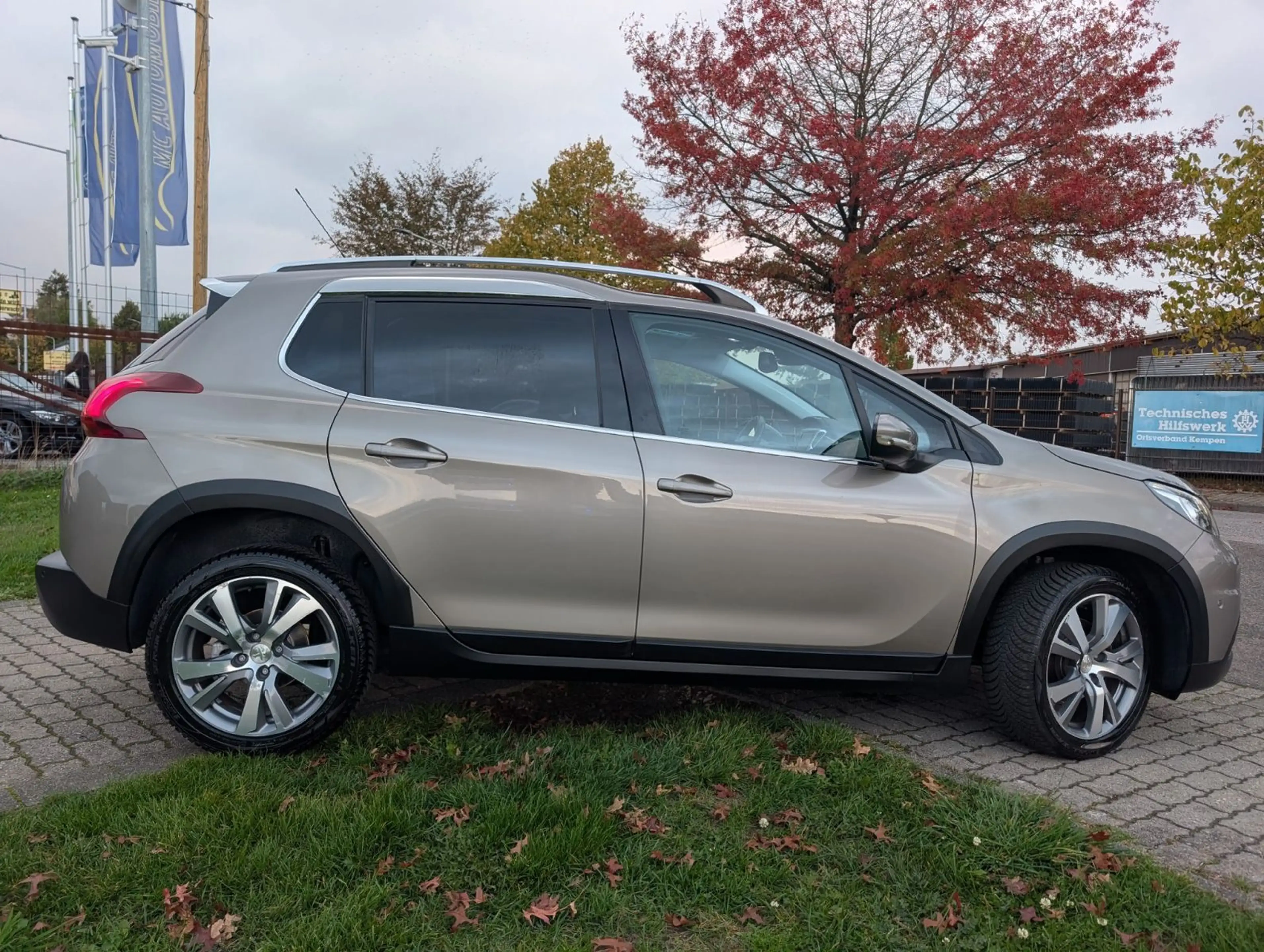 Peugeot 2008 Allure*1-HAND* — photo 10