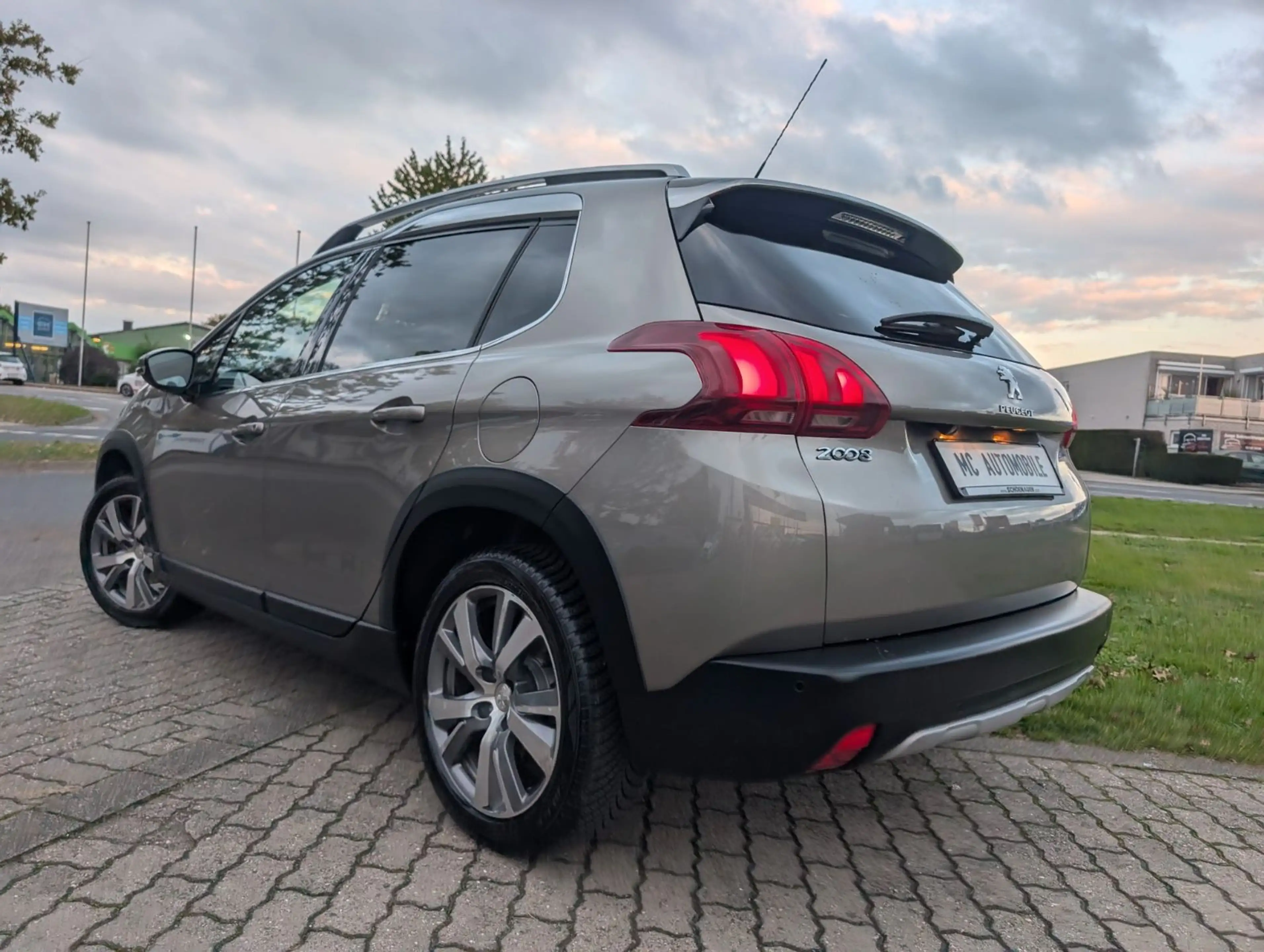 Peugeot 2008 Allure*1-HAND* — photo 13