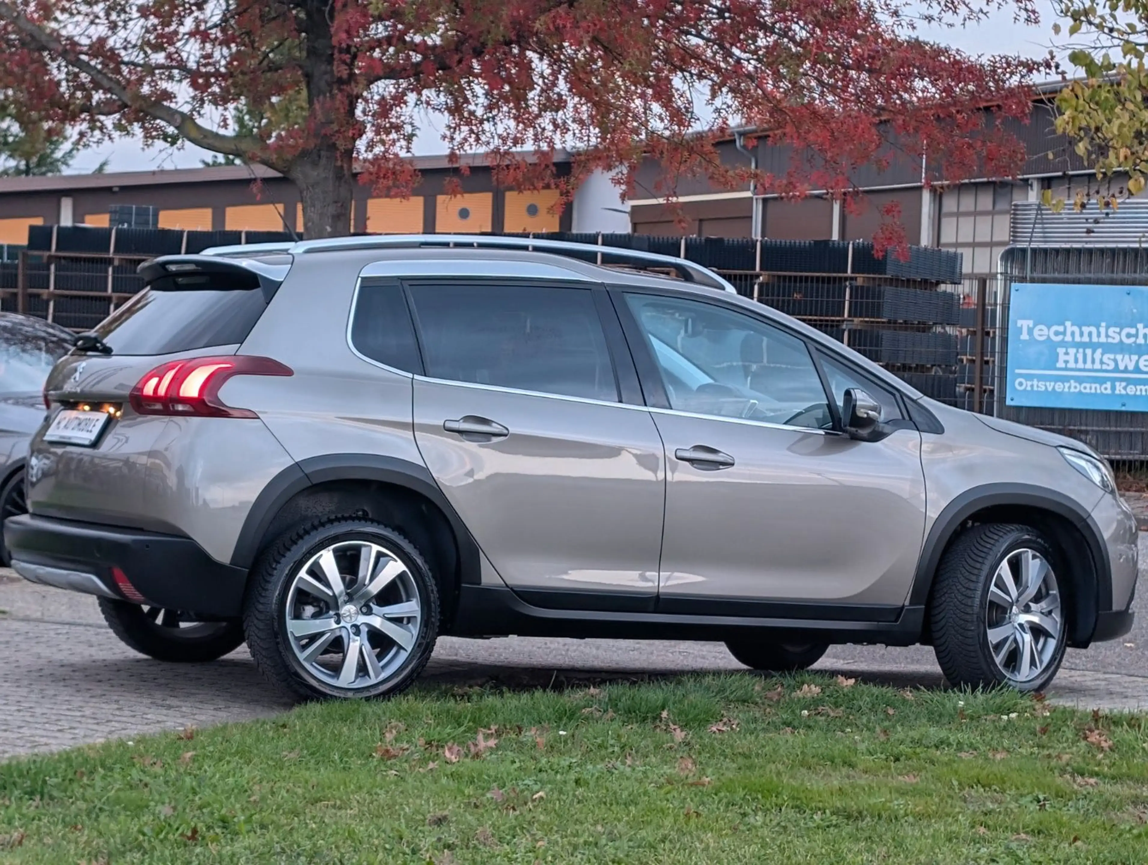 Peugeot 2008 Allure*1-HAND* — photo 12