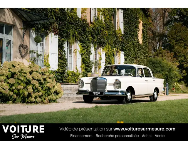 Mercedes-Benz 230 W111 HECKFLOSSE 230 S 2.3 120 CV - Historique complet - Suivi