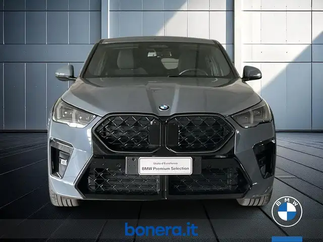 BMW Ix2 view 3