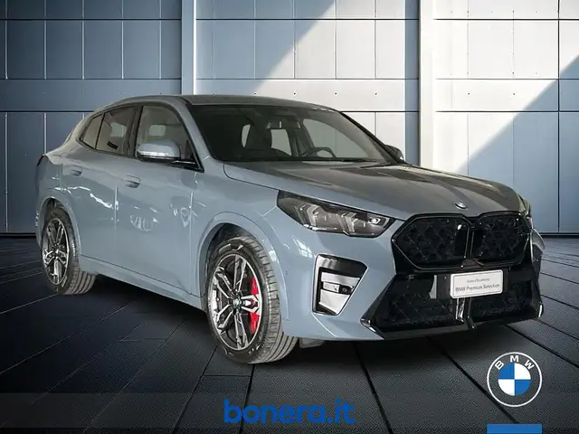 BMW Ix2 view 4