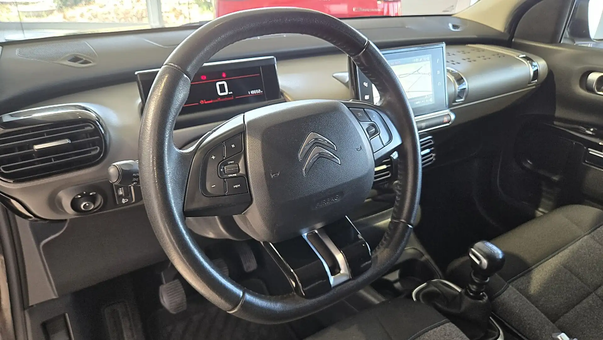 Citroen C4 Cactus 1.2 Pure Tech 130 Shine Stop&Start Schwarz - 2