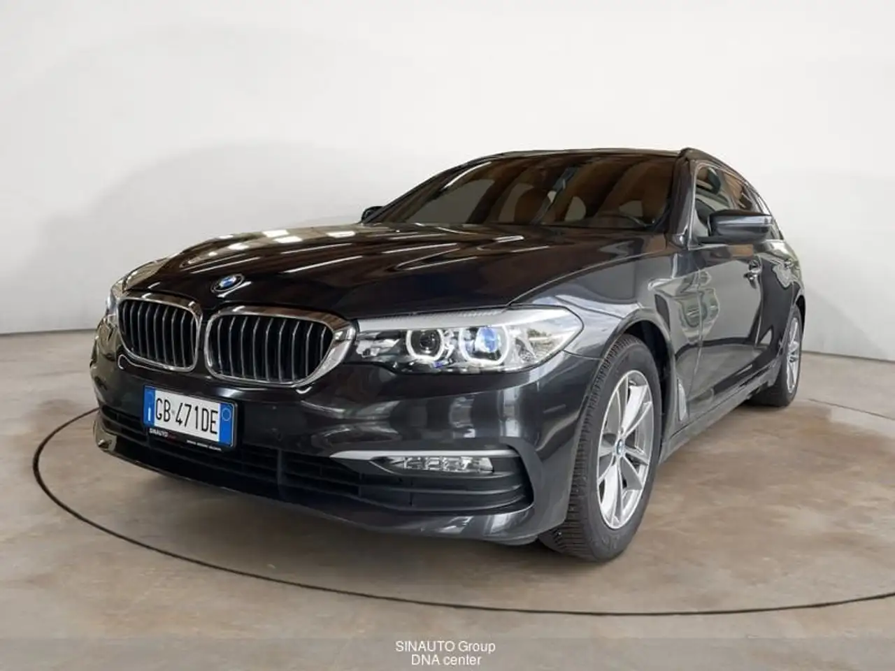 BMW 520 Break in Zwart tweedehands in Molinetto Di Mazzano - Brescia - Bs voor € 32.500,-