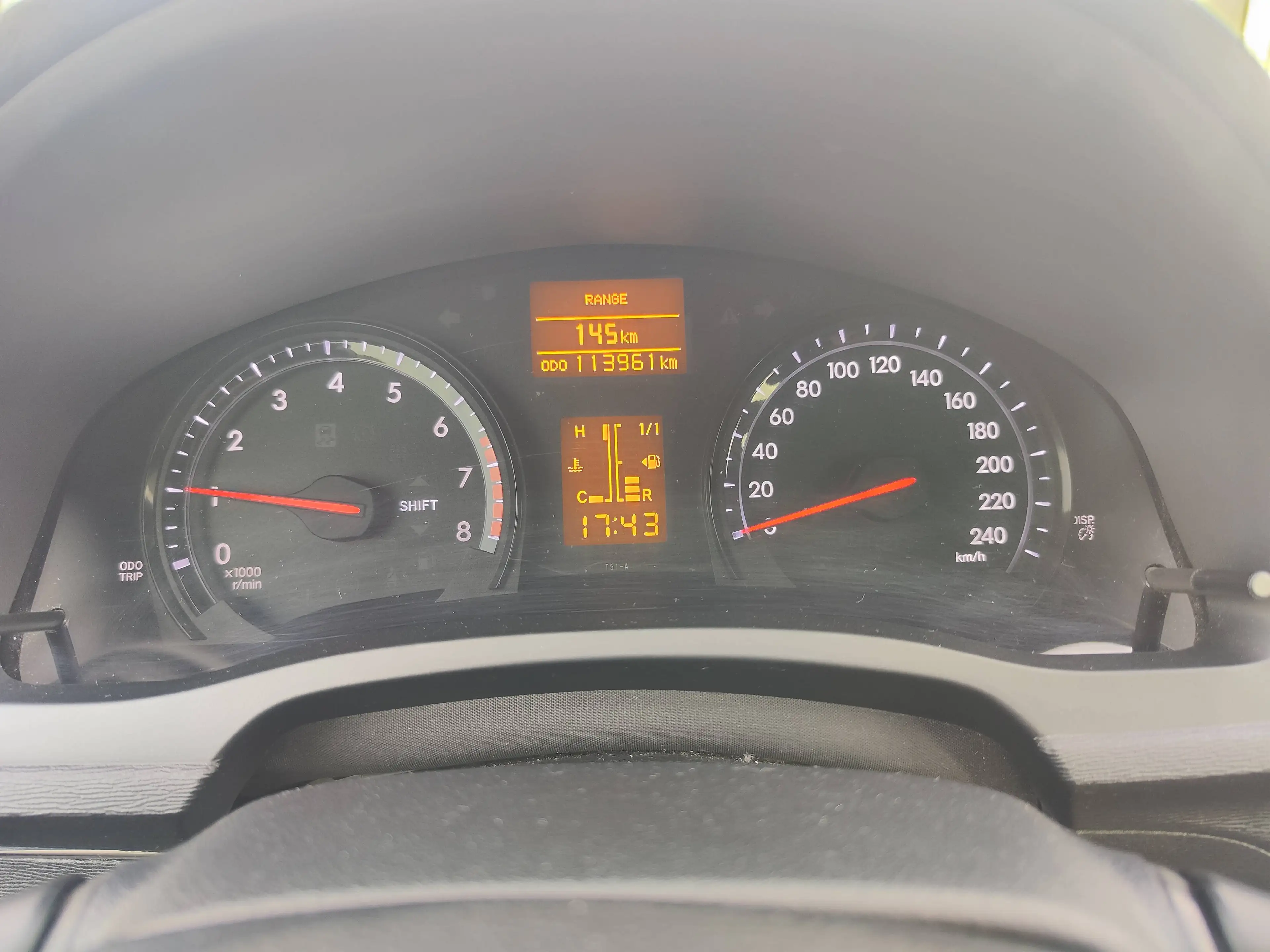 Toyota Avensis Avensis 1.6i — photo 10
