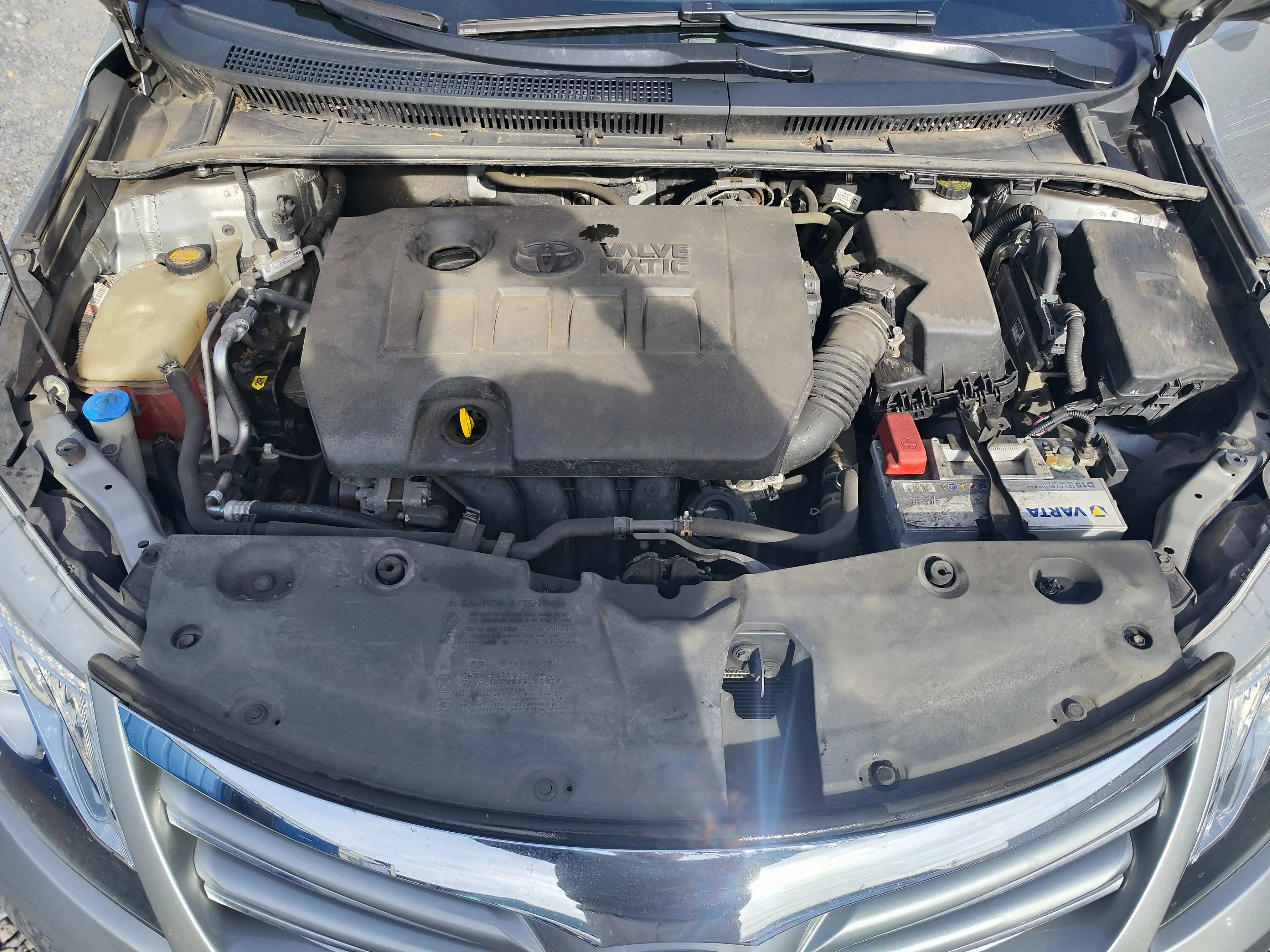 Toyota Avensis Avensis 1.6i — photo 9