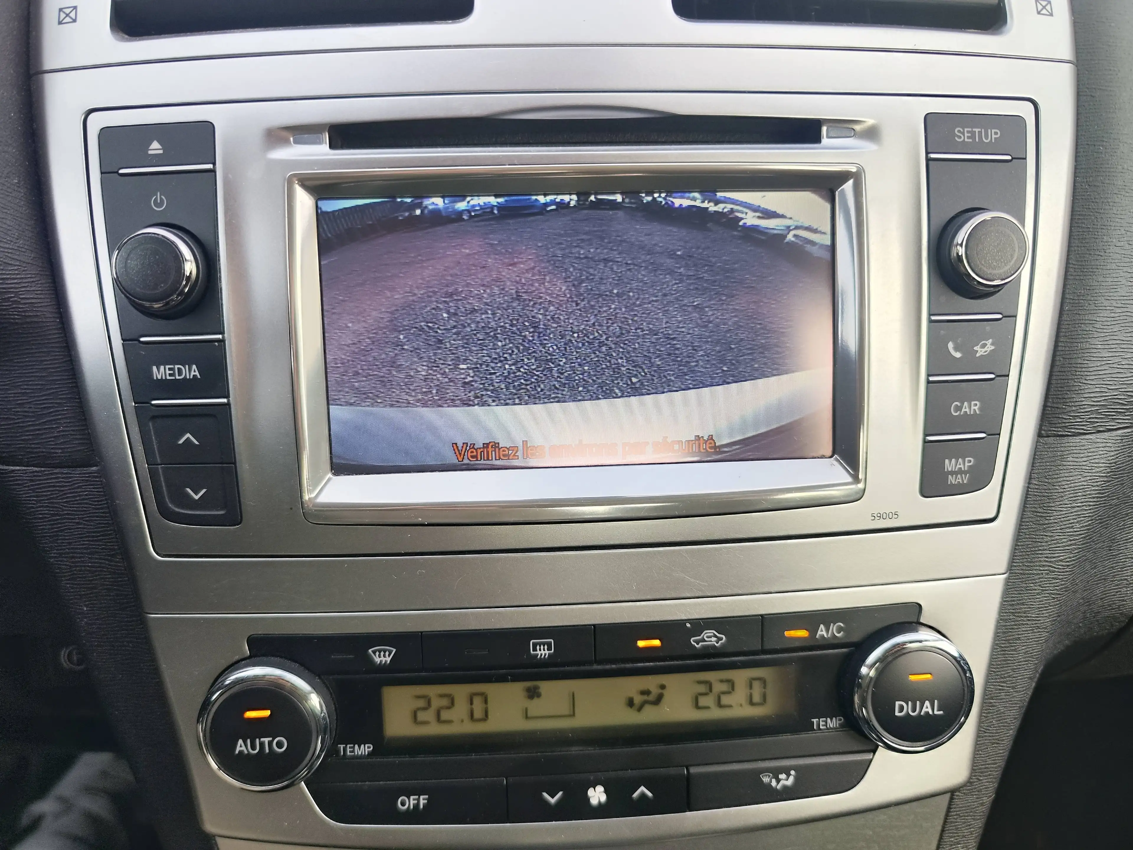 Toyota Avensis Avensis 1.6i — photo 14