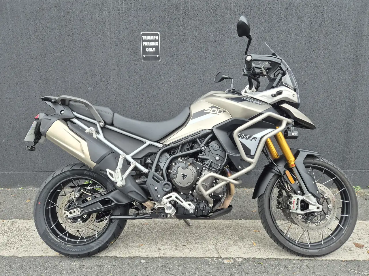 Triumph Tiger 900