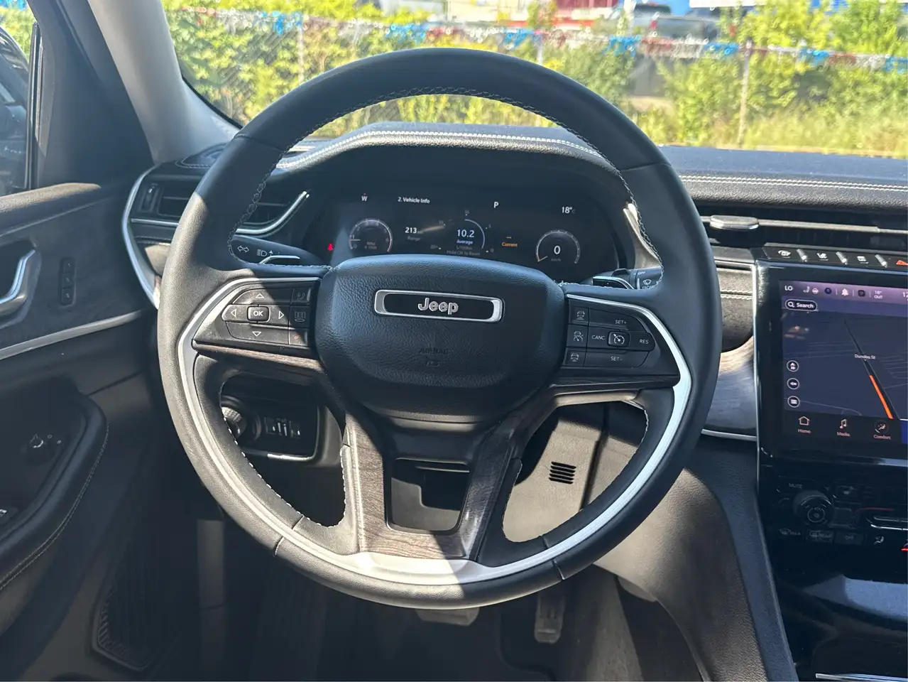 Jeep Grand Cherokee снимка Jeep Grand Cherokee