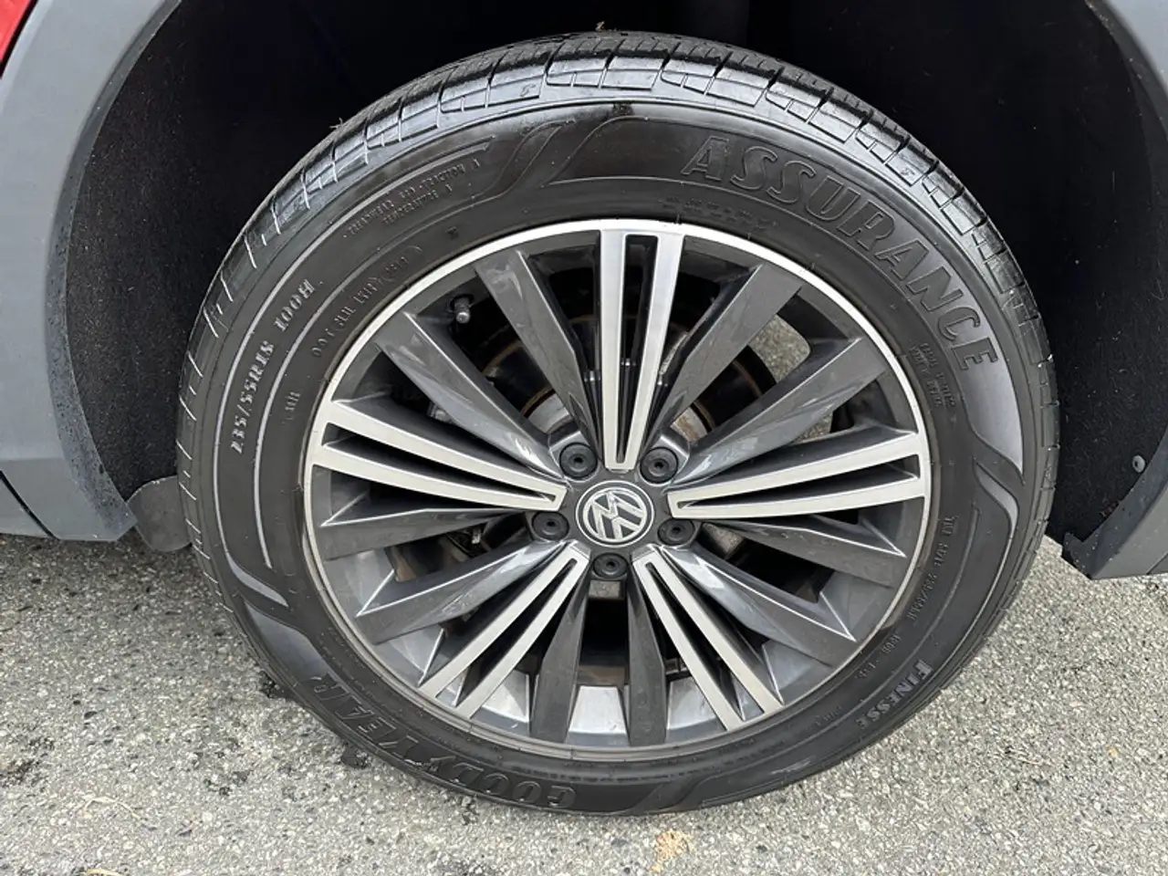 Volkswagen Tiguan снимка Volkswagen Tiguan