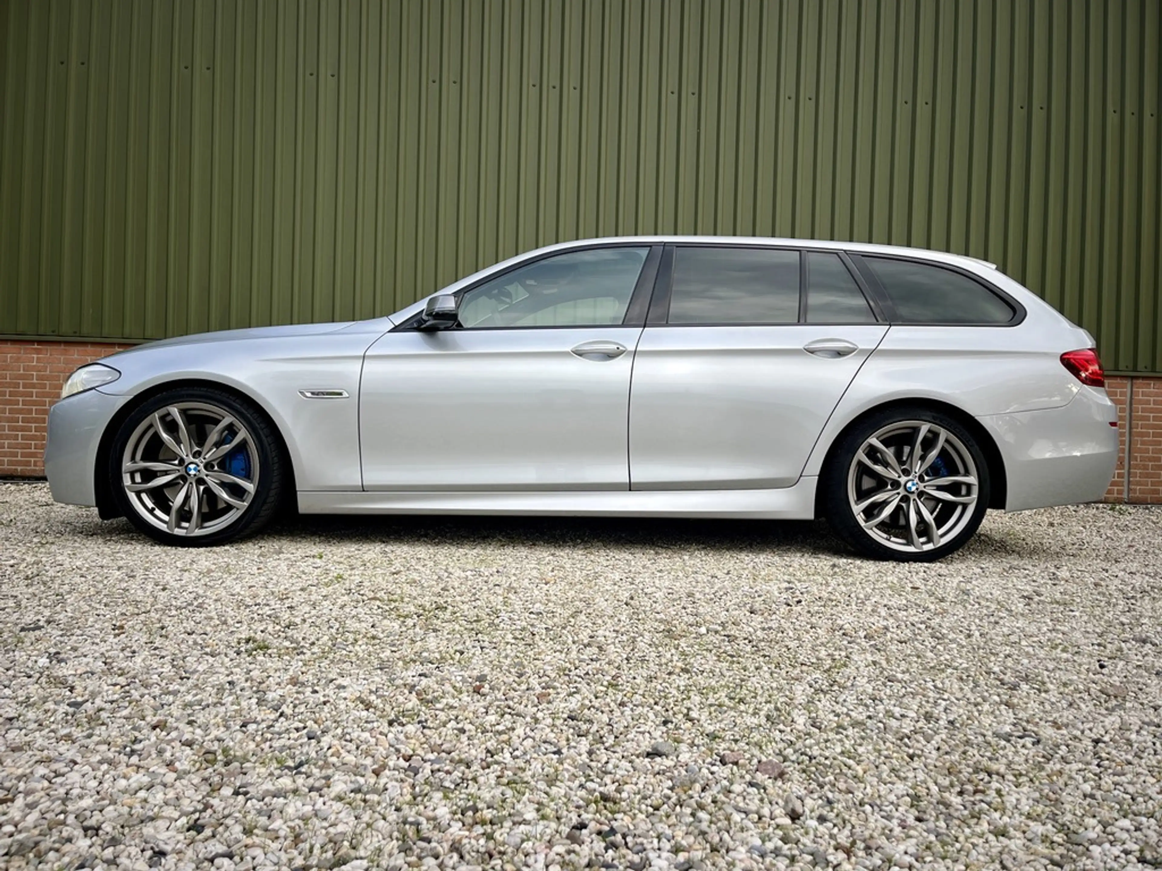 BMW M550 5-serie Touring M550xd- Panorama- Full options — photo 2