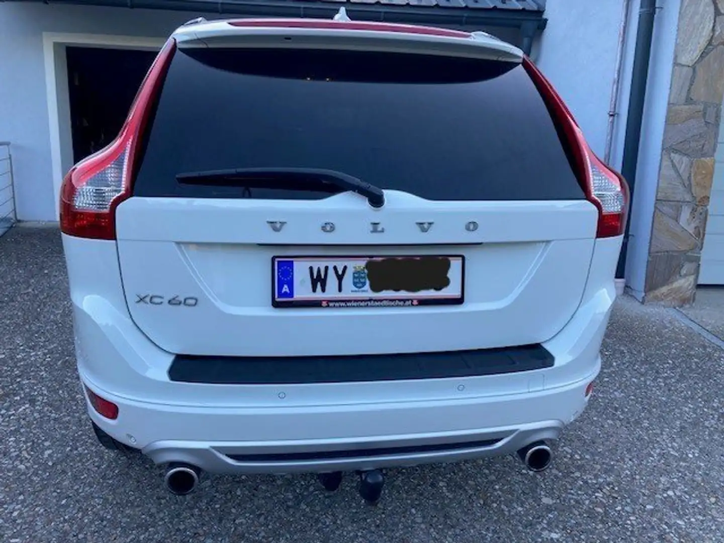 Volvo XC60 XC60 D5 AWD R-Design Geartronic R-Design Weiß - 2