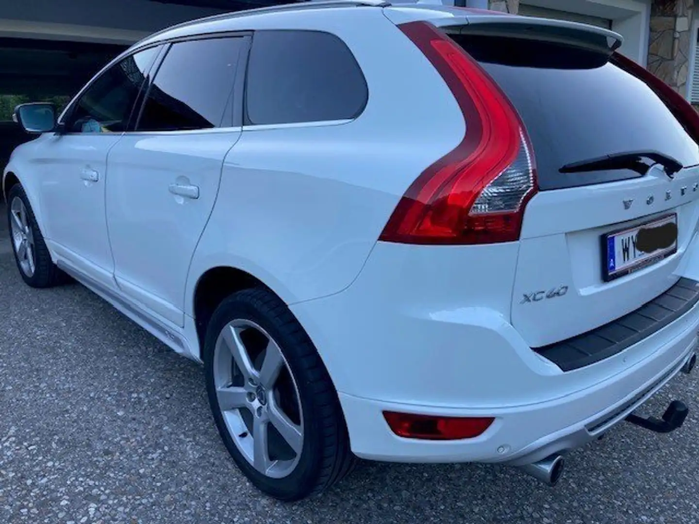 Volvo XC60 XC60 D5 AWD R-Design Geartronic R-Design Weiß - 1