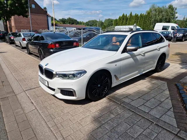 Bmw 550 d Touring xDrive*LASER*PANO*STANDHZ*AHK*HUD*