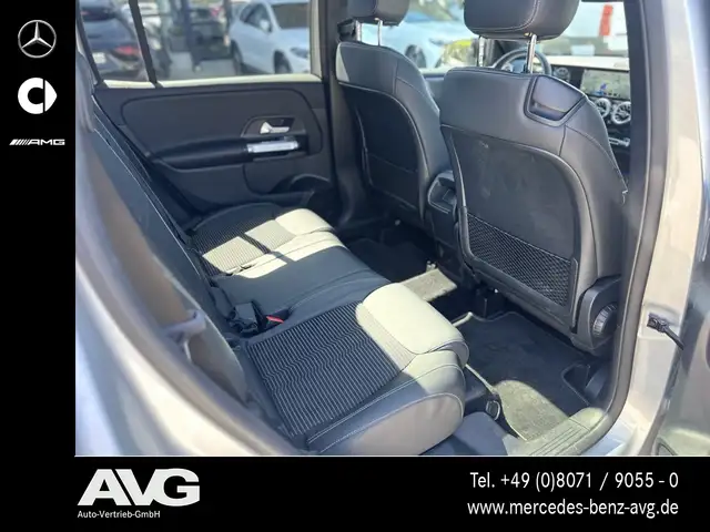 Mercedes-Benz GLB view 15