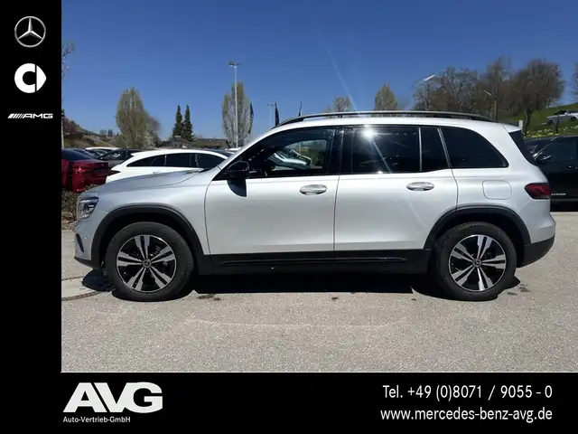 Mercedes-Benz GLB view 8