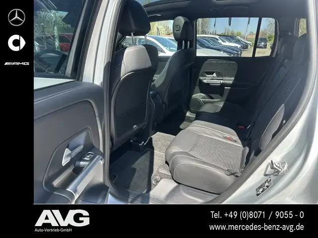 Mercedes-Benz GLB view 13