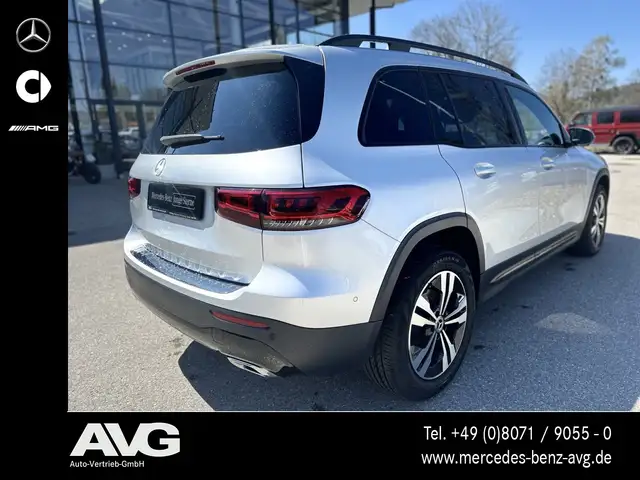 Mercedes-Benz GLB view 5