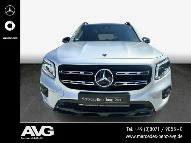 Mercedes-Benz GLB view 2