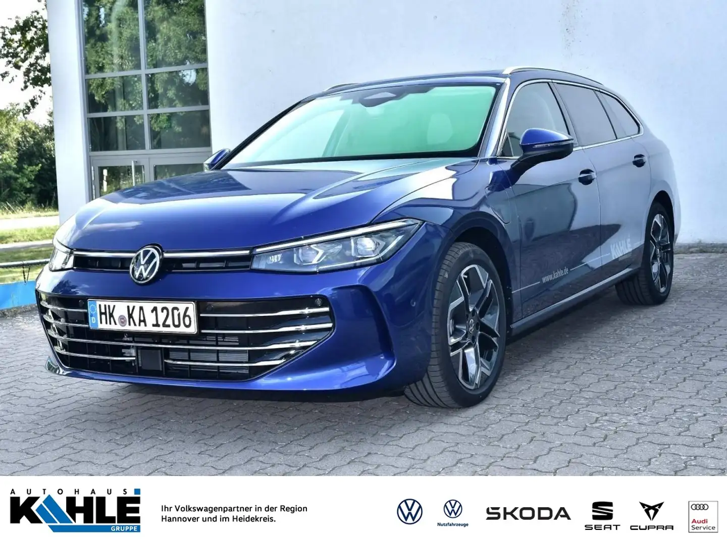 Volkswagen Passat 1.5 eHybrid OPF Elegance Leder AHK Pano Winter Plu Blau - 1