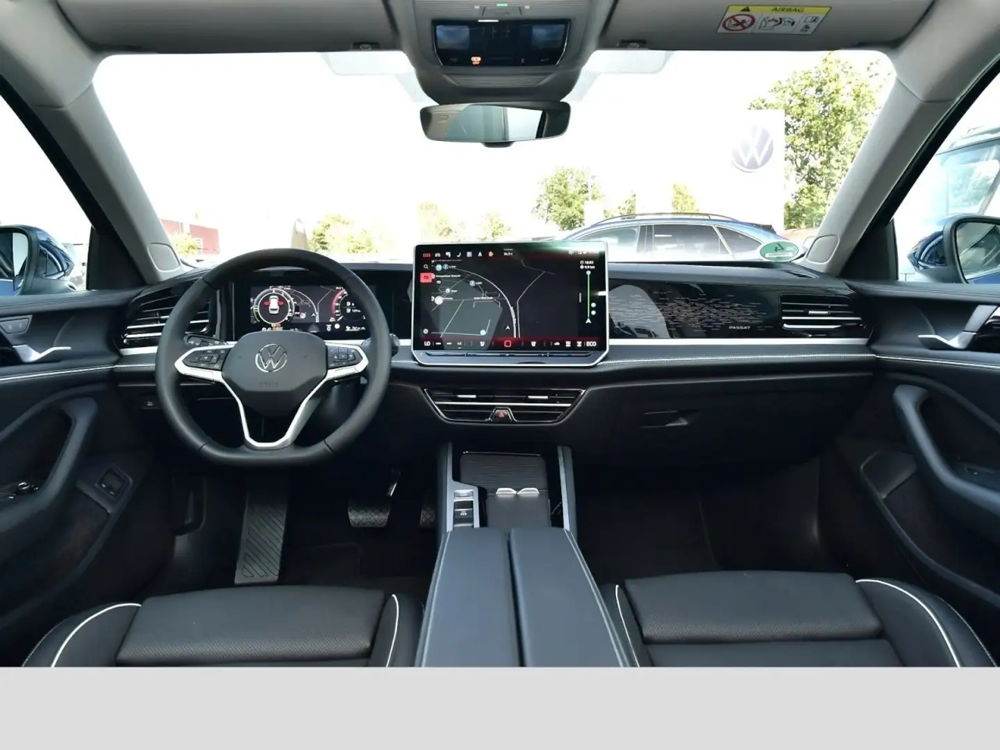 Volkswagen Passat 1.5 eHybrid OPF Elegance Leder AHK Pano Winter Plu Blau - 2