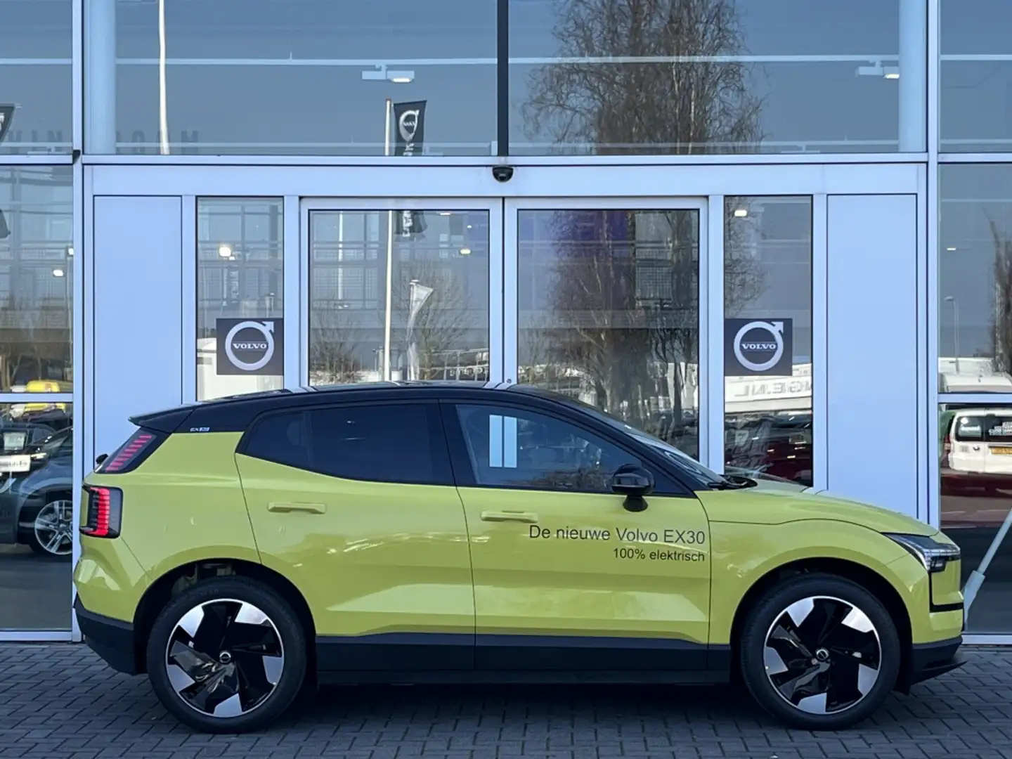 Volvo EX30 Extended Plus 272PK/69kWh| Adap.Cruise| H&K Sound| Jaune - 2
