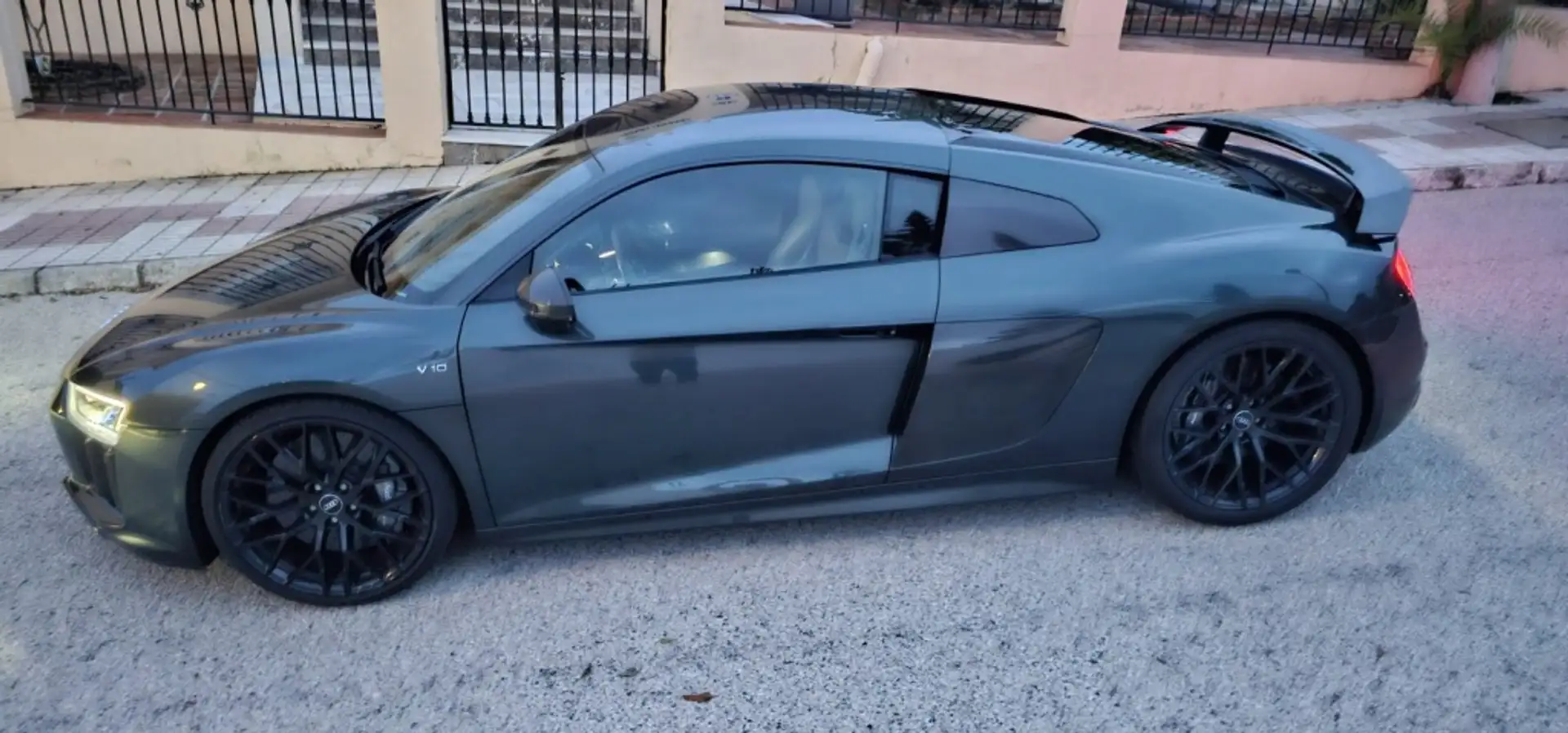 Audi R8 5.2 FSI V10 plus quattro S Tronic Gris - 2