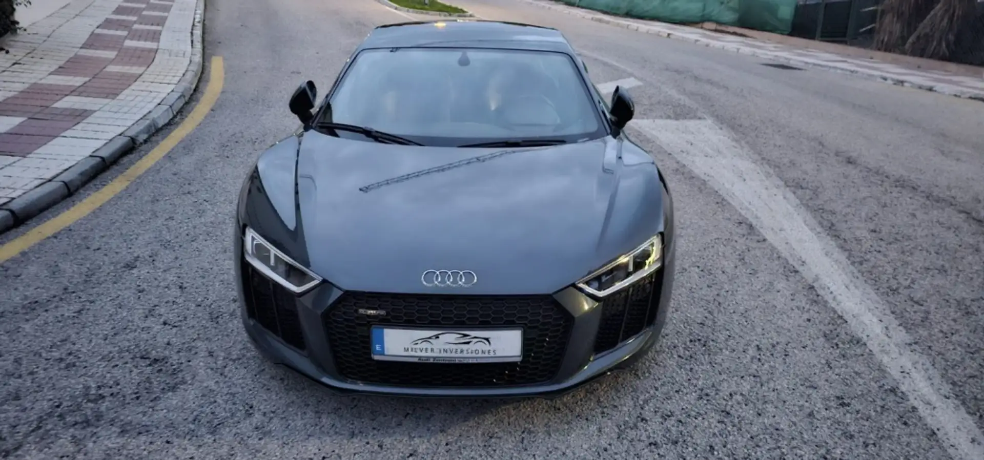 Audi R8 5.2 FSI V10 plus quattro S Tronic Gris - 1