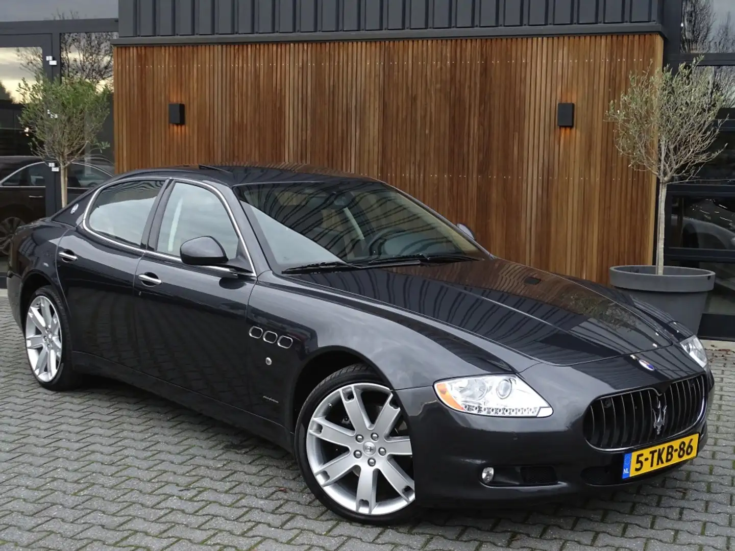 Maserati Quattroporte 4.2 V8 402PK ZF- automaat / Executive GT / LED Grau - 2