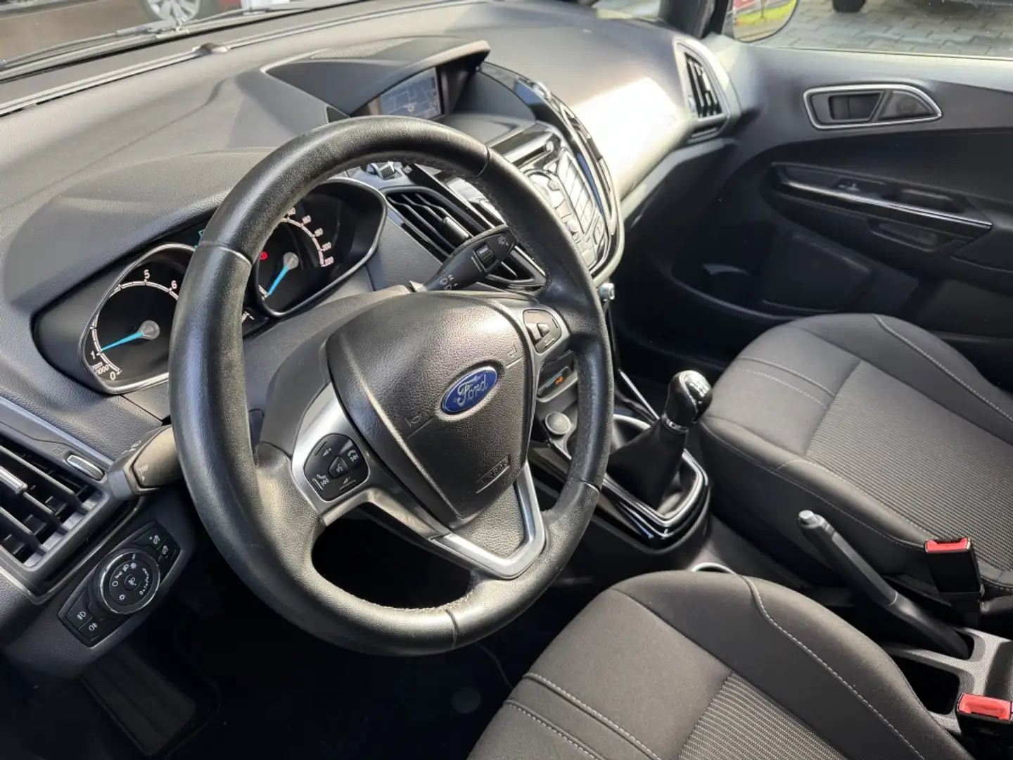 Ford B-Max 1.0 EcoB. Titanium Cruise Navi Trekhaak Schwarz - 2