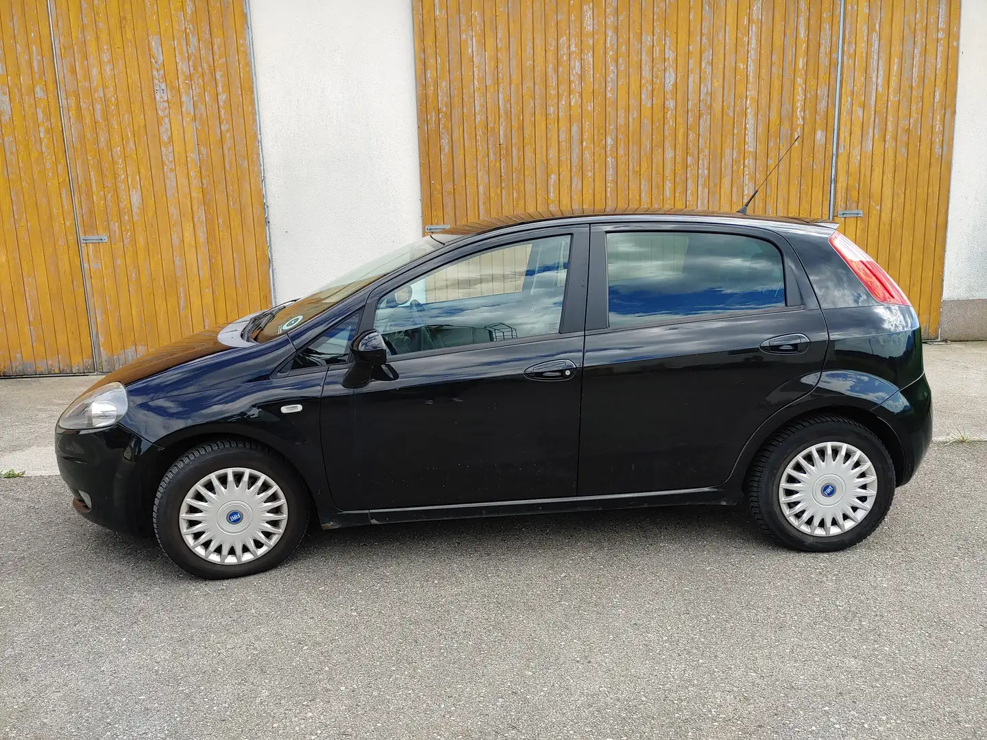 Fiat Grande Punto Grande Punto 1,4 Gran Luce Gran Luce Schwarz - 2