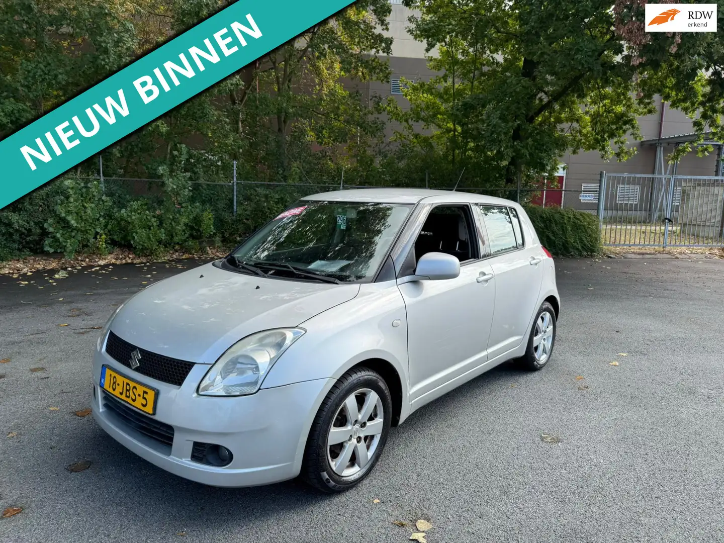 Suzuki Swift 1.3 Shogun LEUKE AUTO RIJDT EN SCHAKELT GOED Grijs - 1