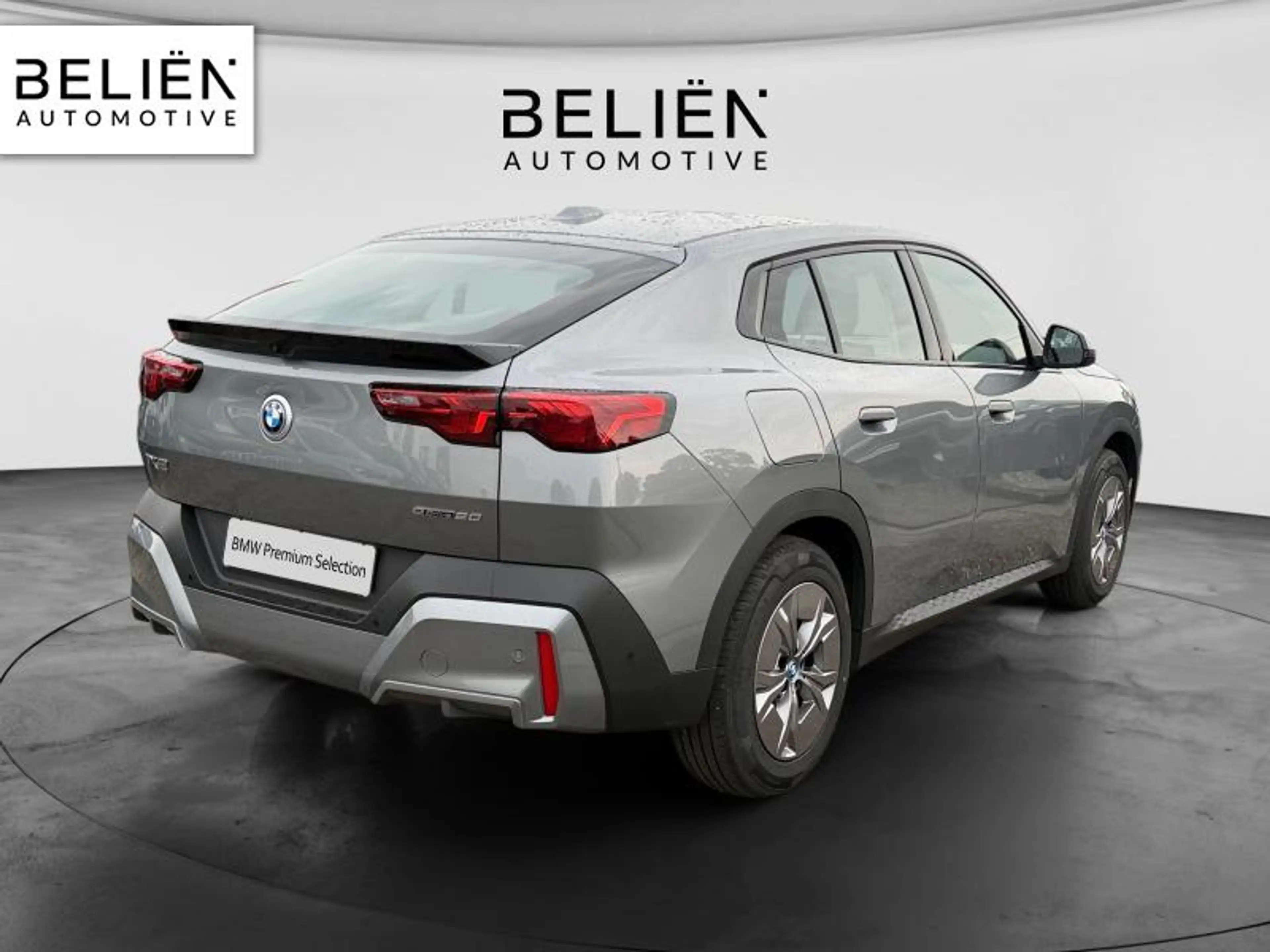 BMW iX2 eDrive20 — photo 10