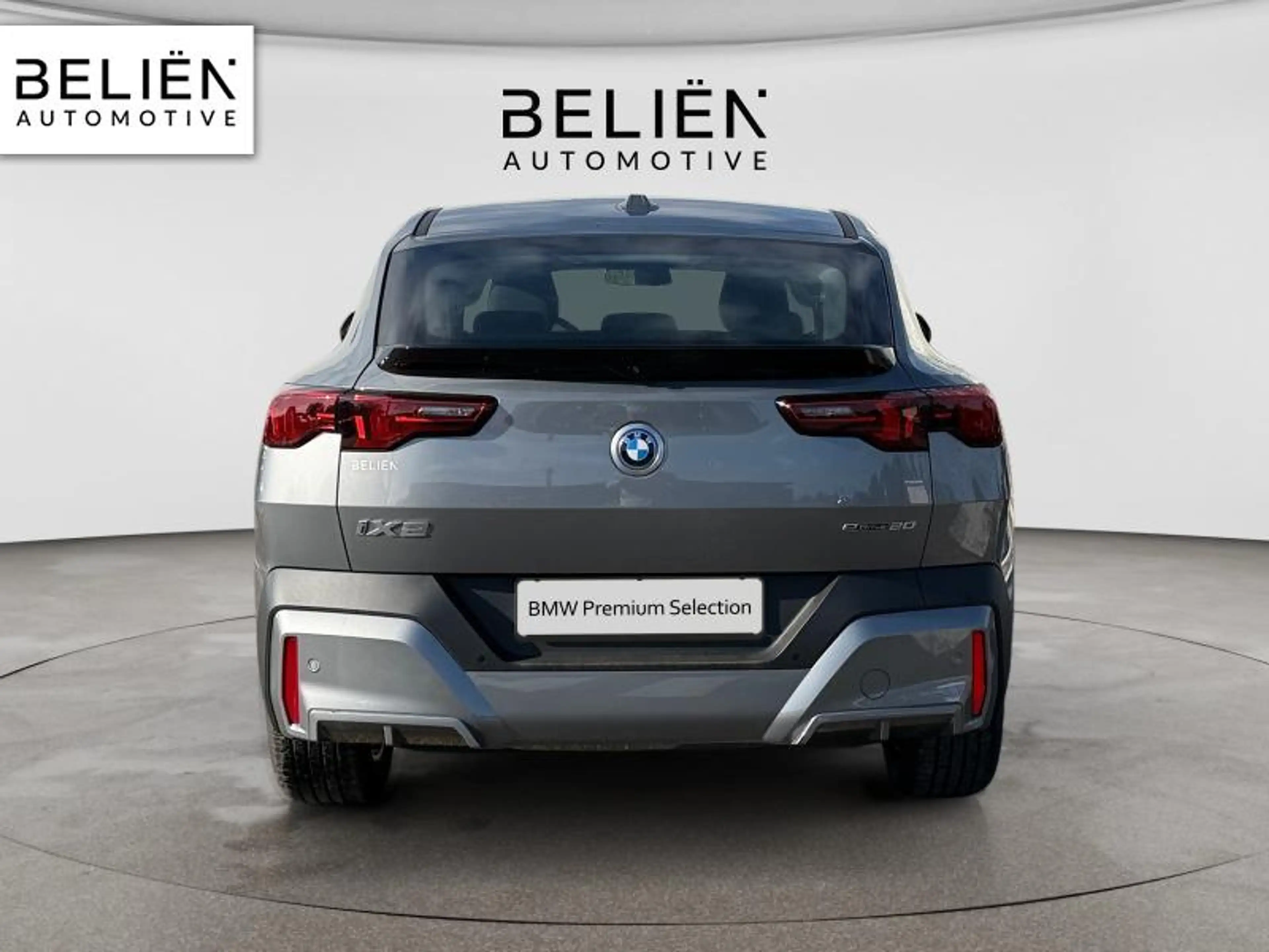 BMW iX2 eDrive20 — photo 4