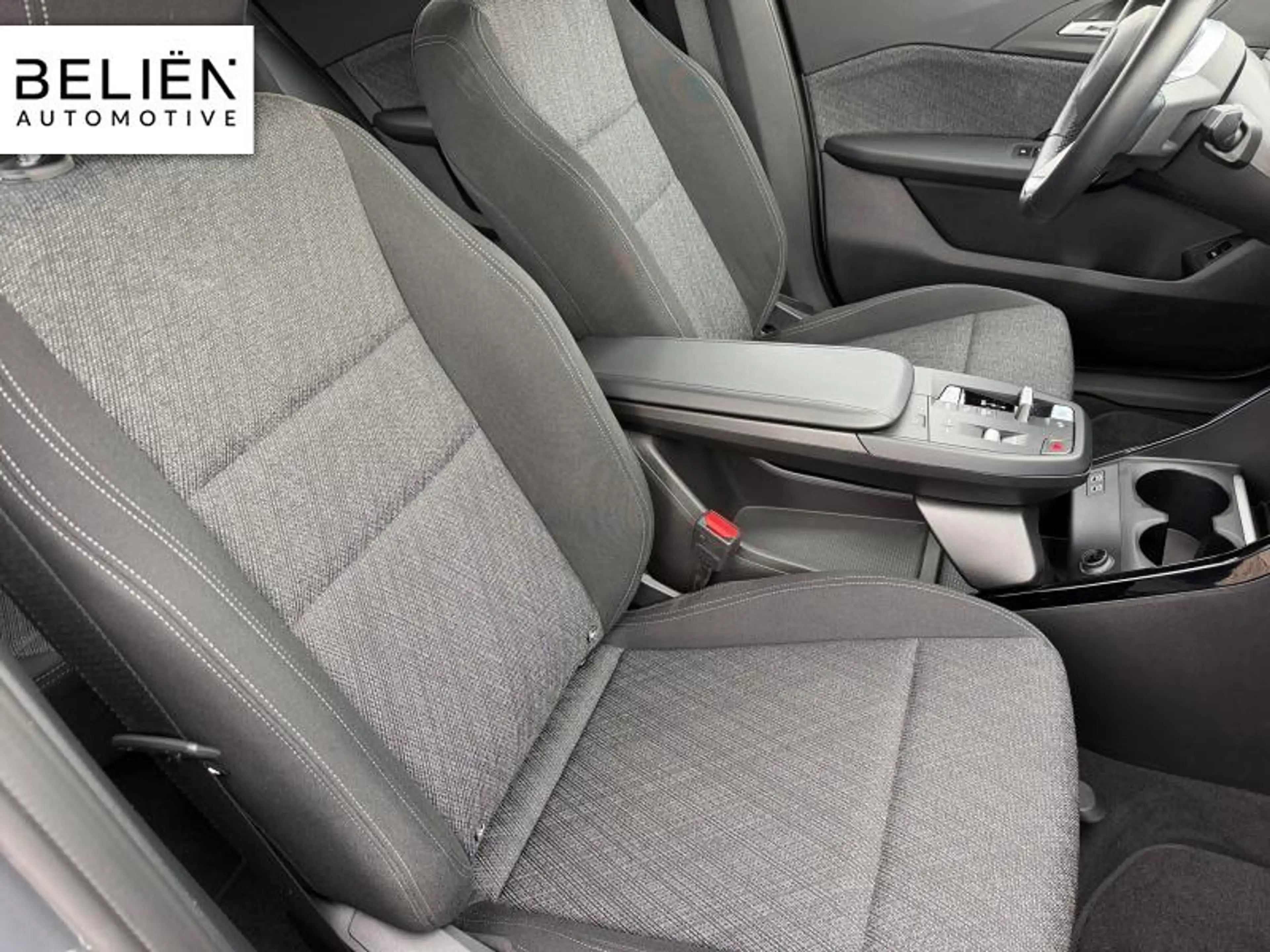 BMW iX2 eDrive20 — photo 15