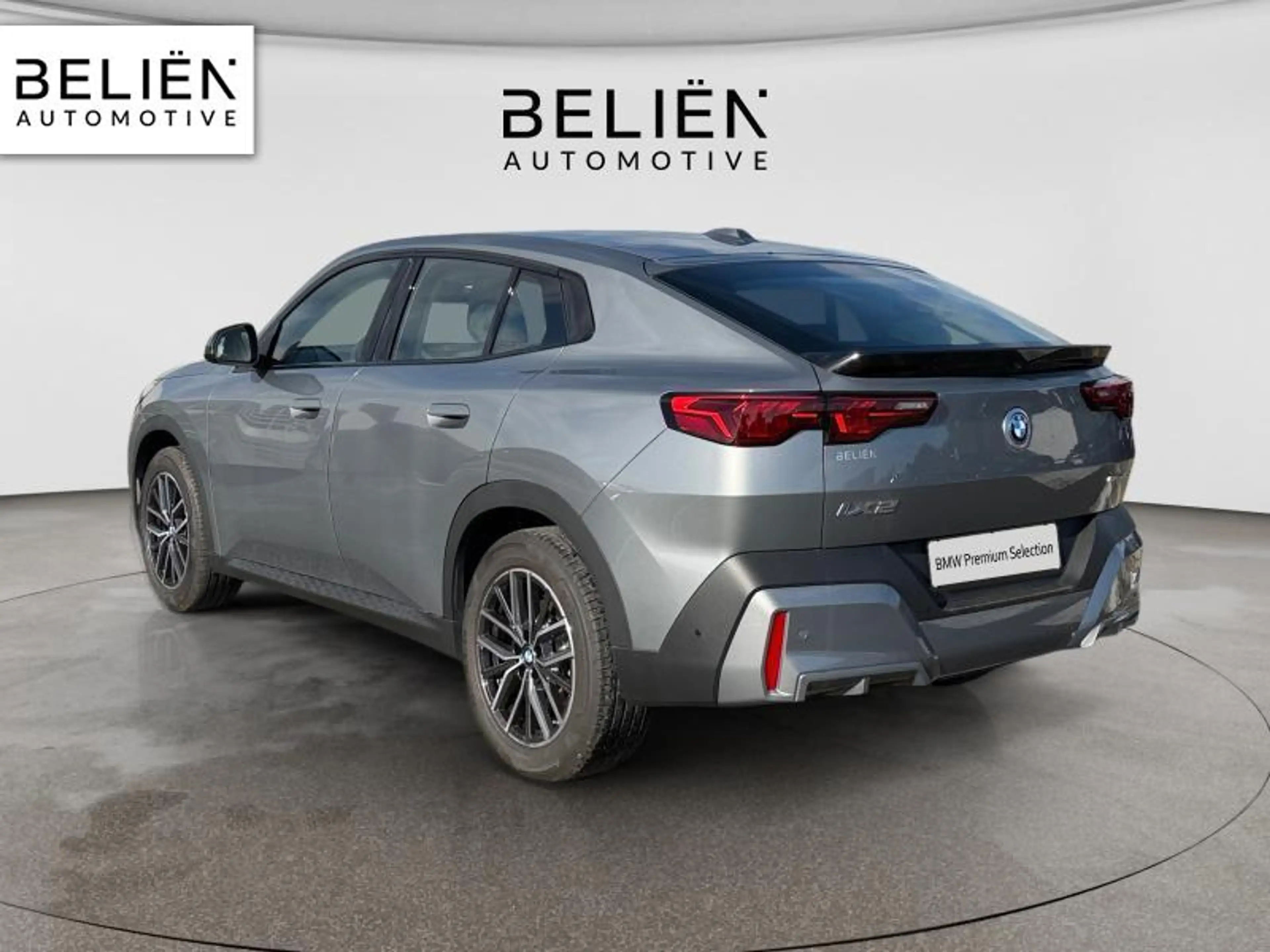 BMW iX2 eDrive20 — photo 5