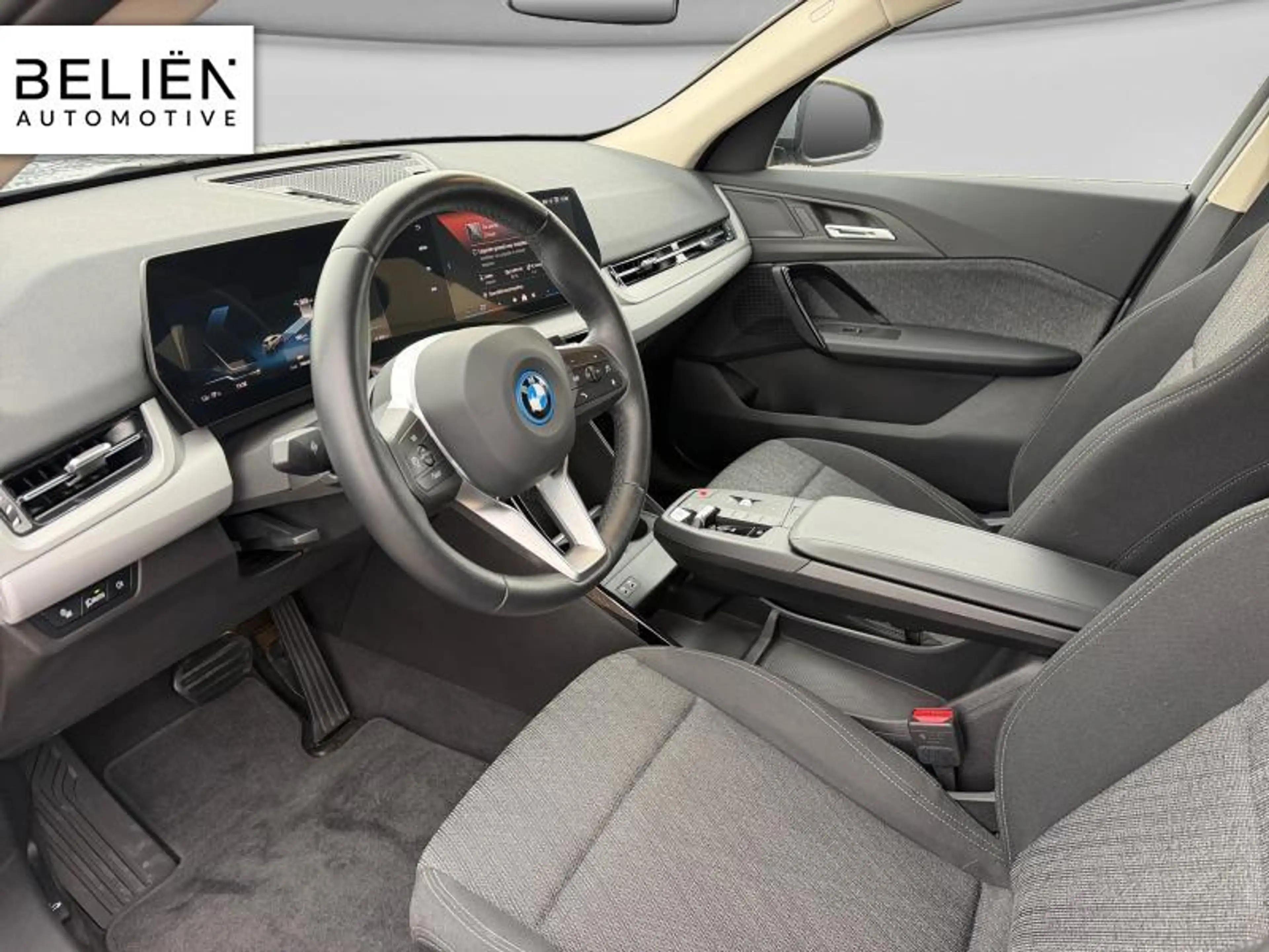 BMW iX2 eDrive20 — photo 6