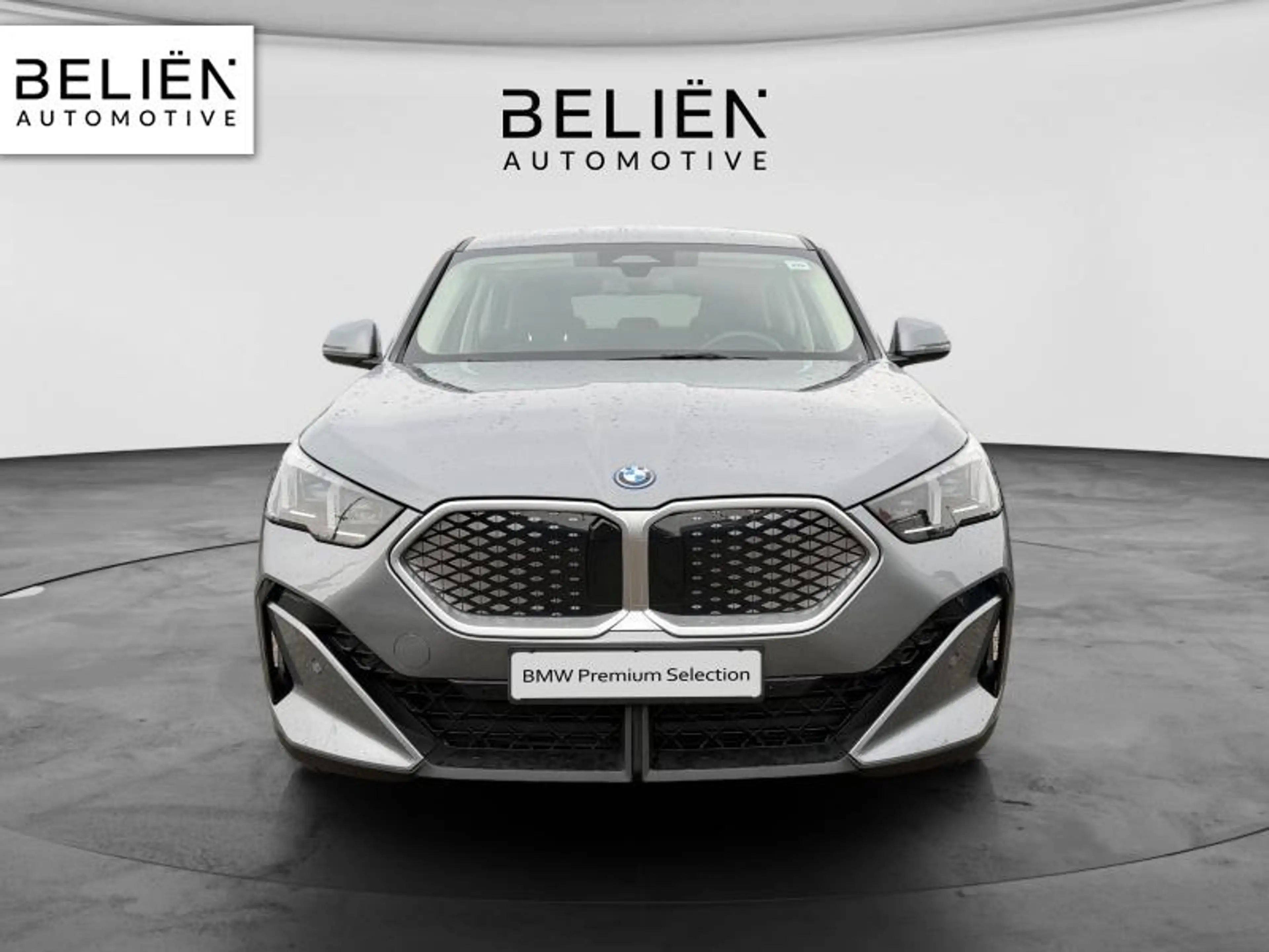 BMW iX2 eDrive20 — photo 2