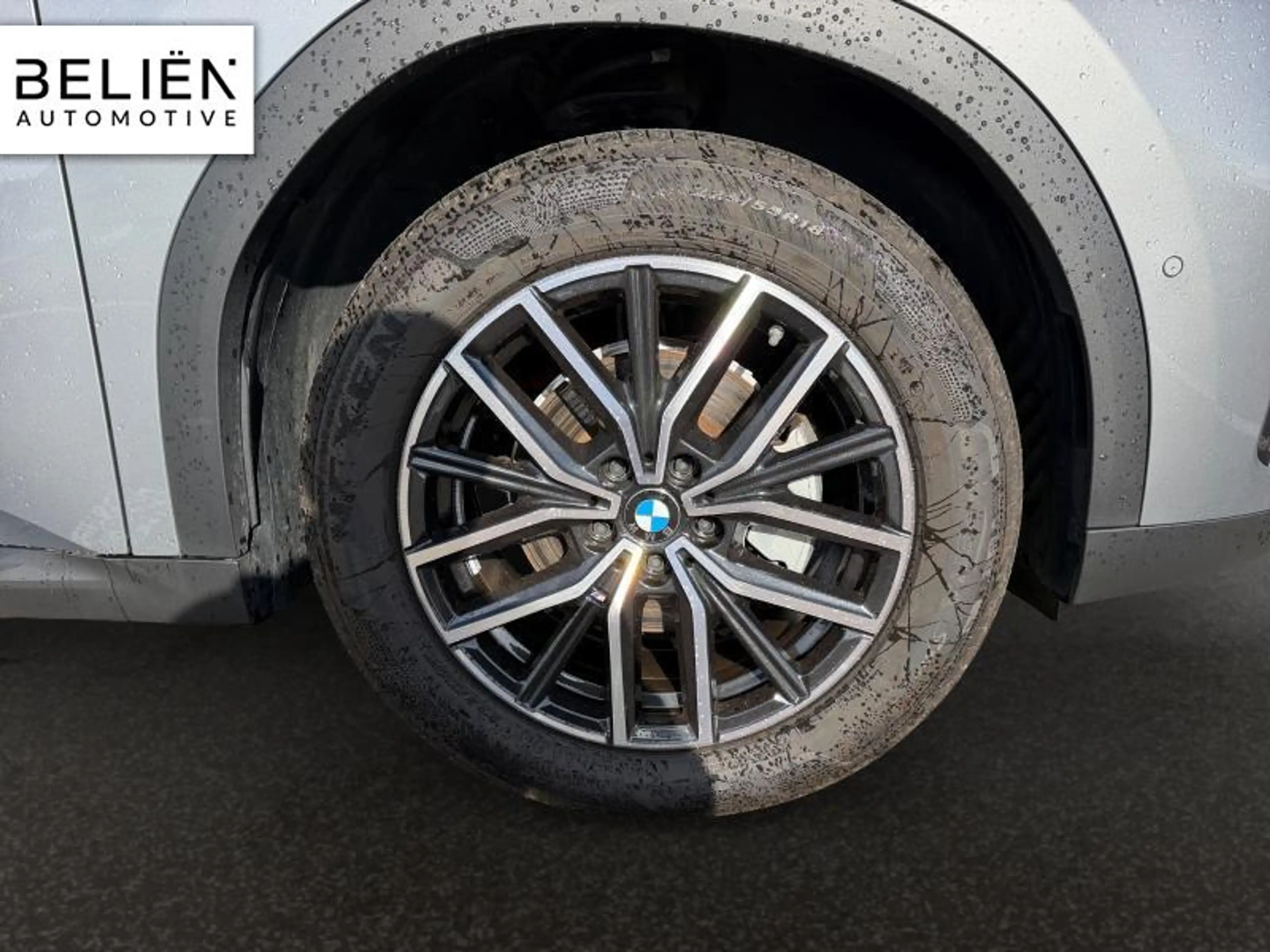 BMW iX2 eDrive20 — photo 8