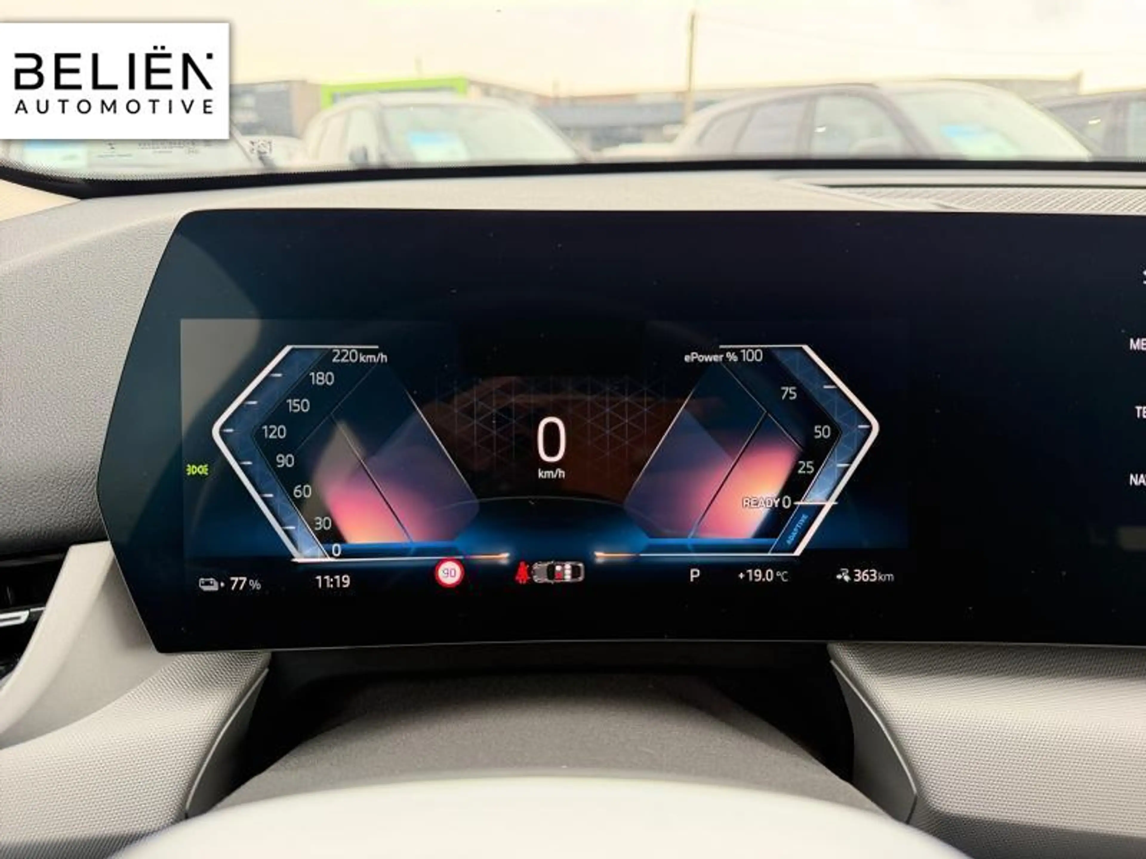BMW iX2 eDrive20 — photo 14