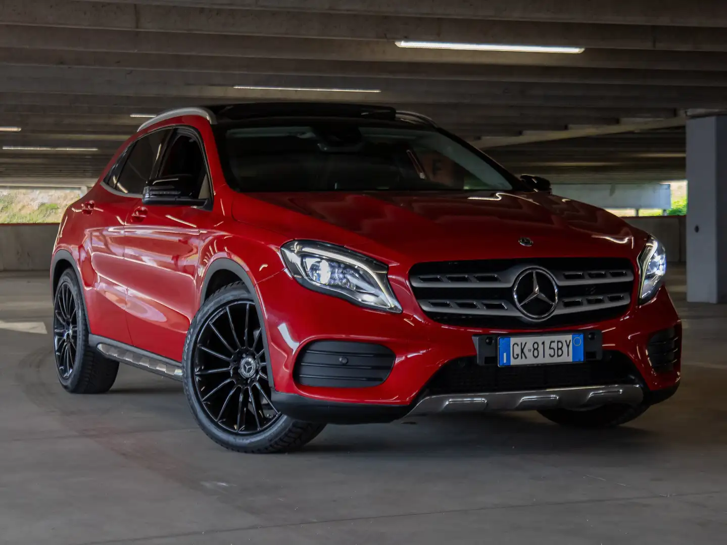 Mercedes-Benz GLA 200 GLA 200 - Night Edition Sport AMG Rojo - 1