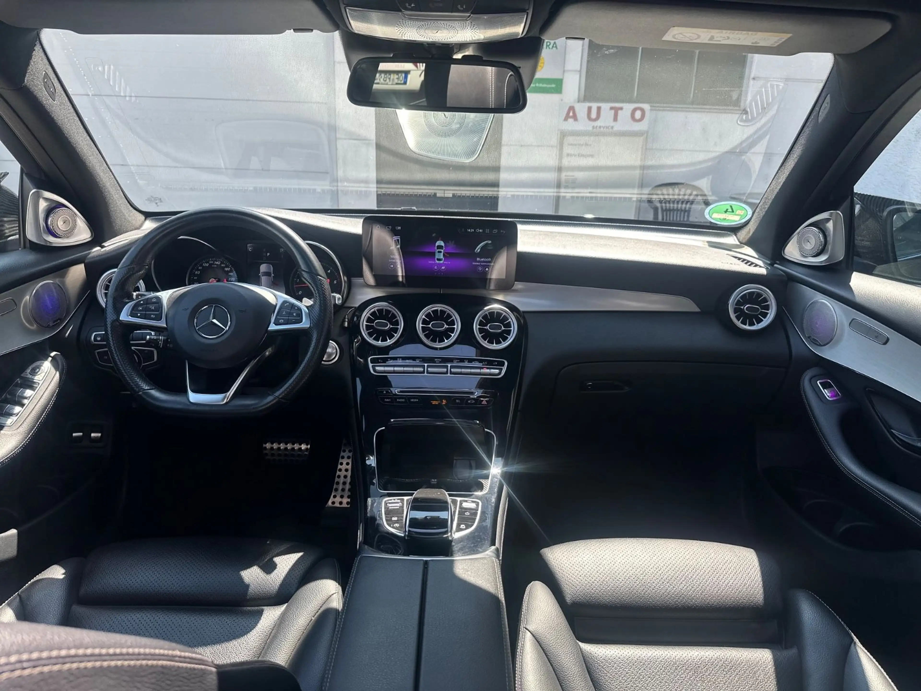 Mercedes-Benz GLC 350 d 4Matic AMG Line *Kamera*Abstand*Leder* — photo 9