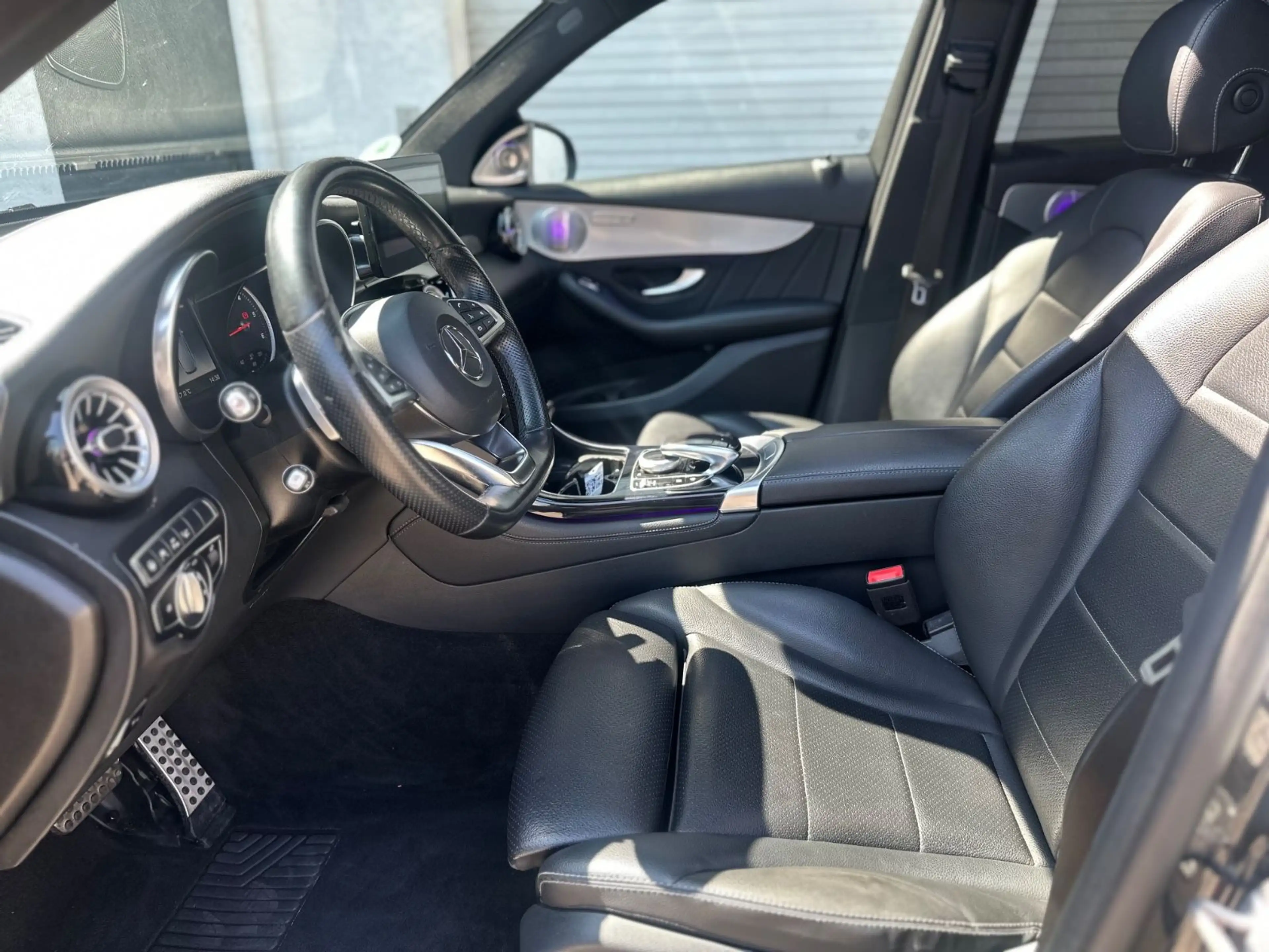 Mercedes-Benz GLC 350 d 4Matic AMG Line *Kamera*Abstand*Leder* — photo 11