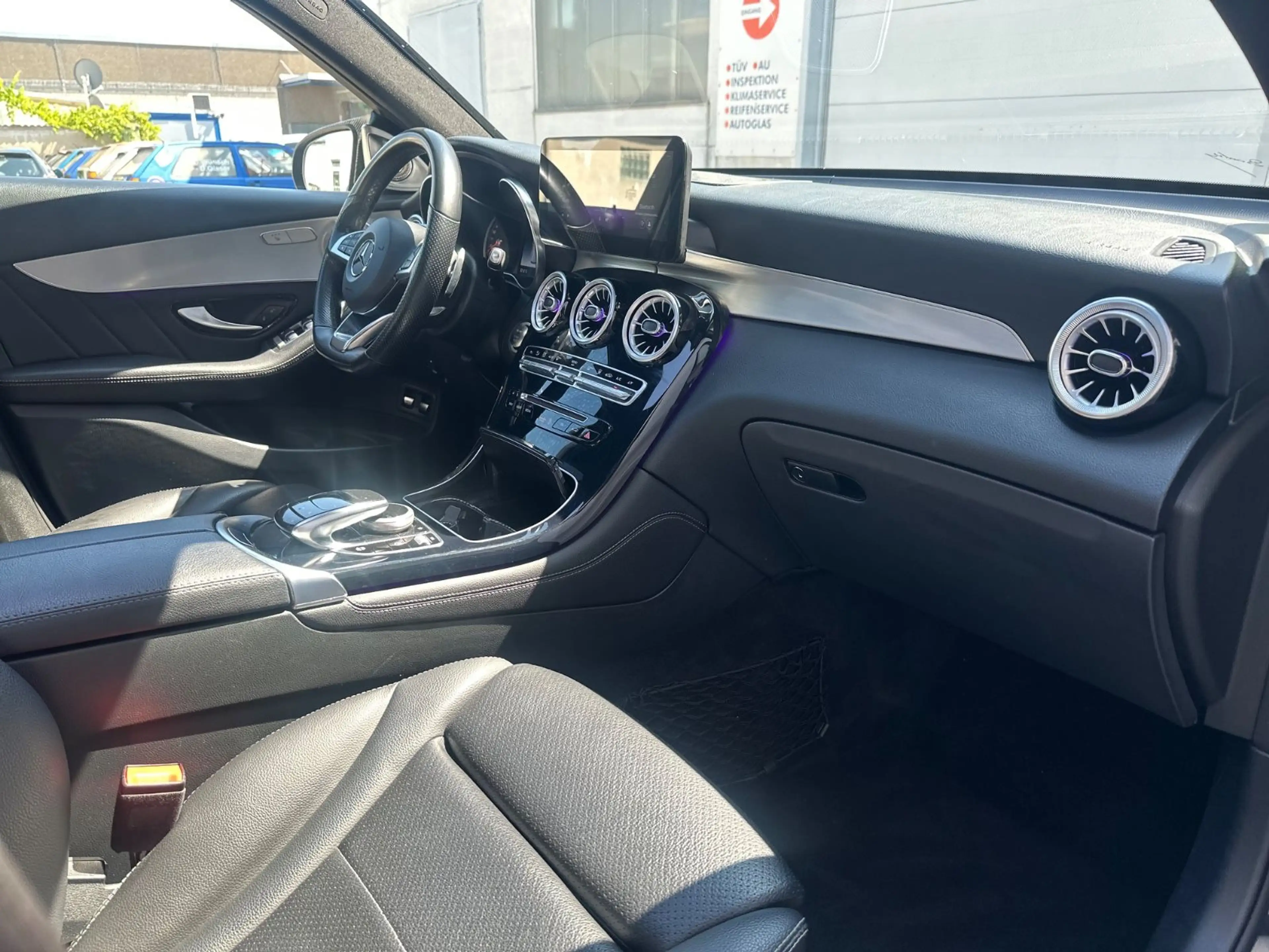 Mercedes-Benz GLC 350 d 4Matic AMG Line *Kamera*Abstand*Leder* — photo 15
