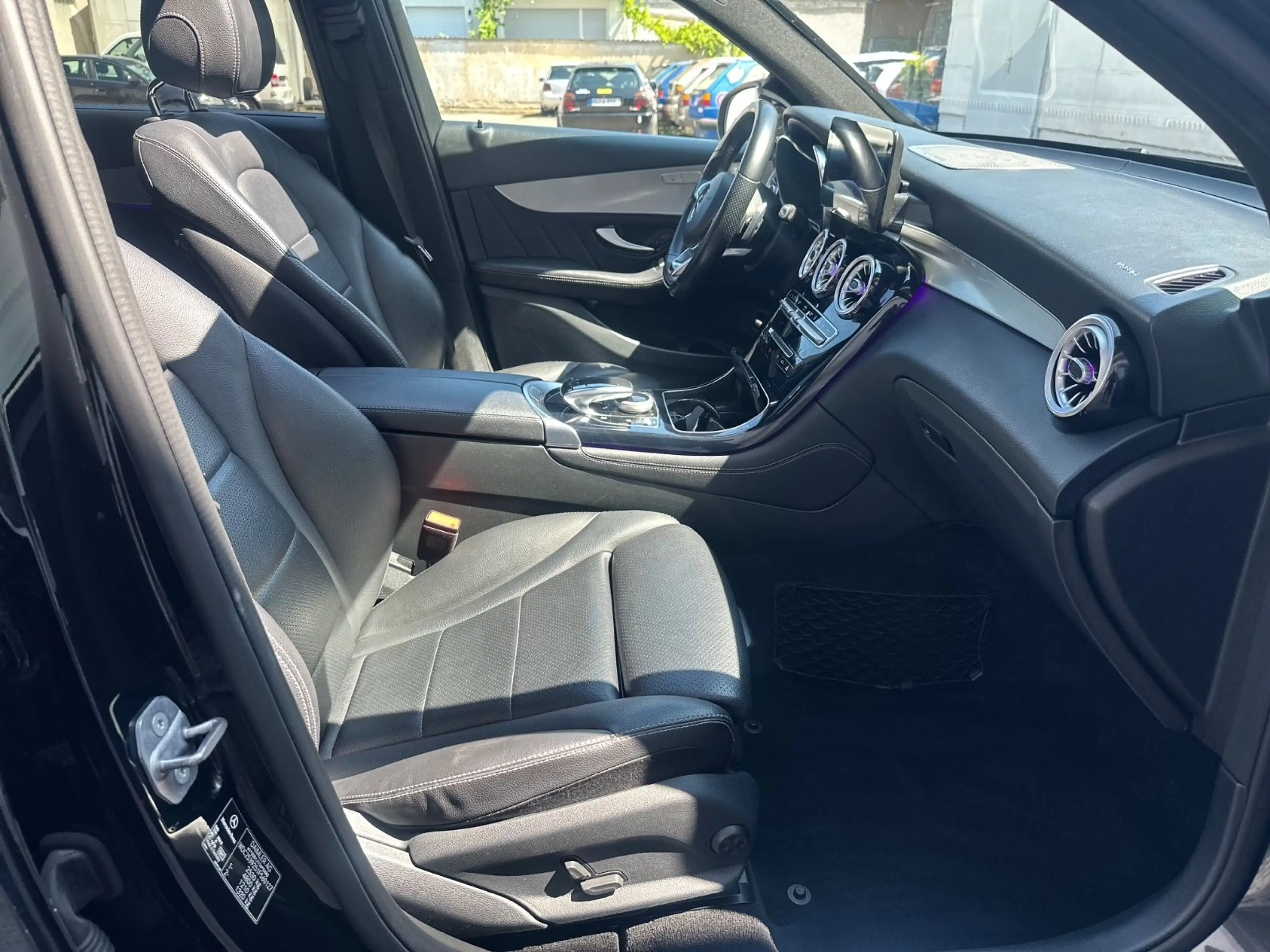Mercedes-Benz GLC 350 d 4Matic AMG Line *Kamera*Abstand*Leder* — photo 14