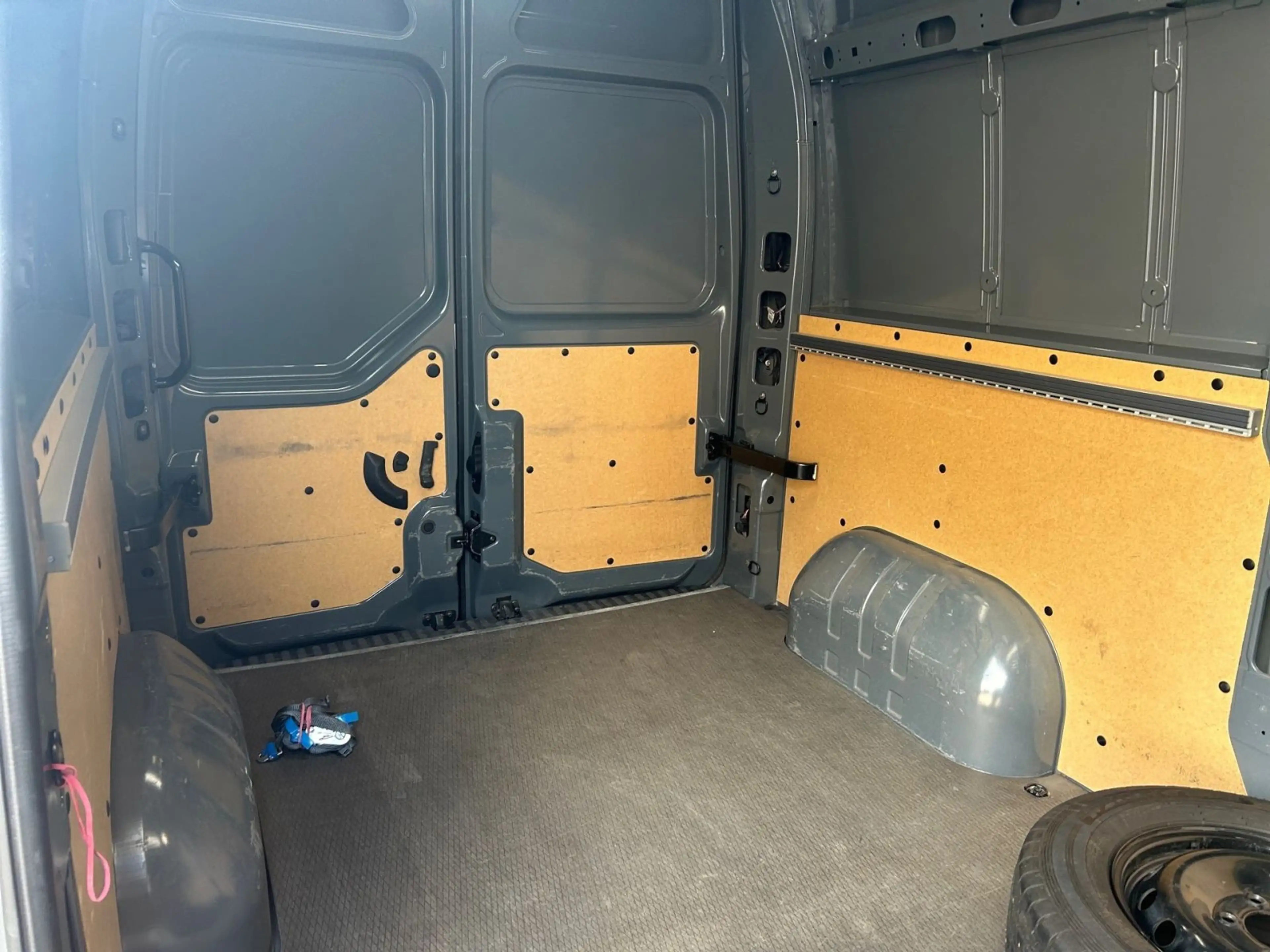 Nissan Interstar 2.2 dci AT L2H2 - Stdhzg Navi CarPlay — photo 12