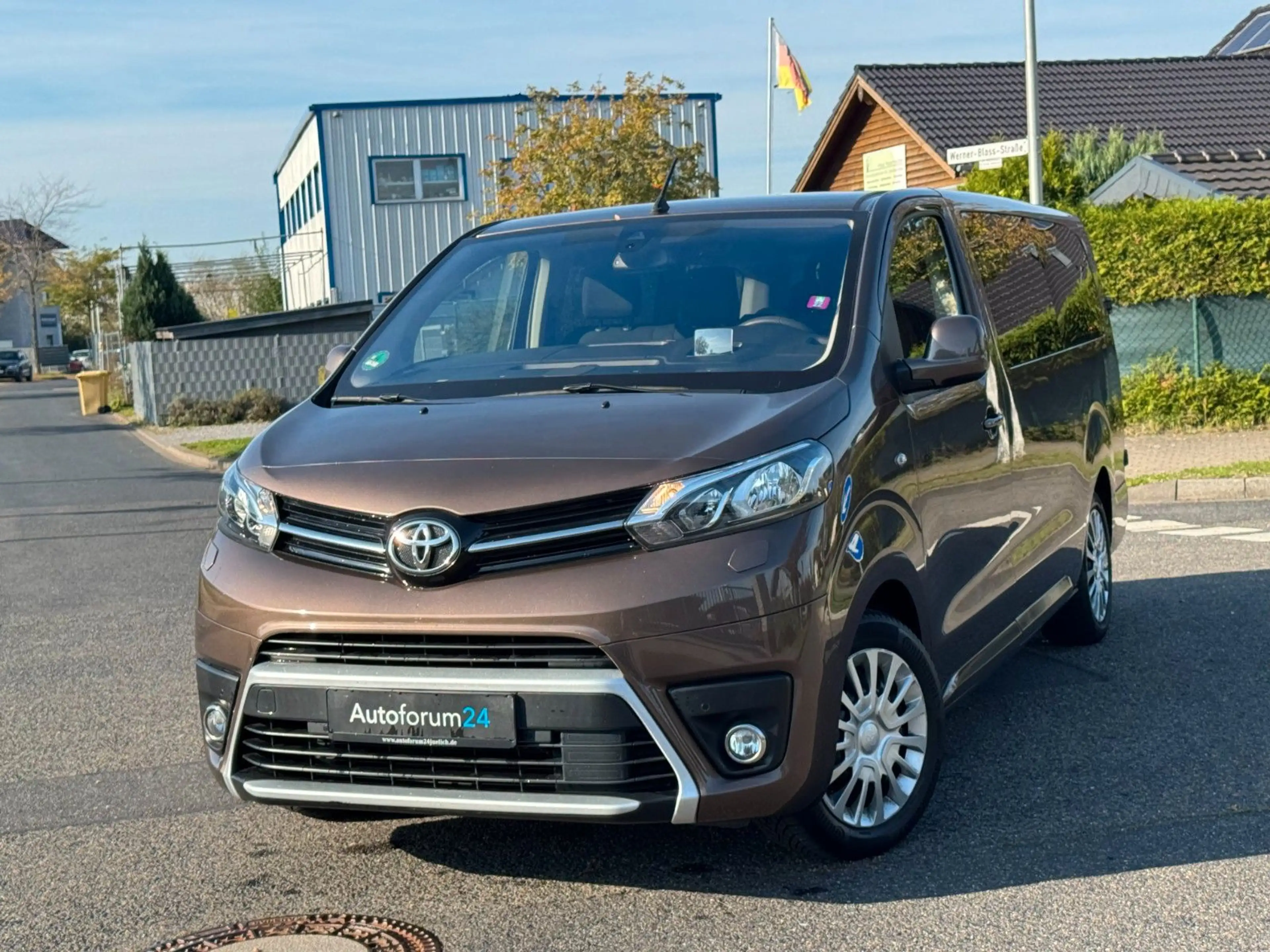 Toyota Proace L2 *Garantie*Autom.*9-Sitzer*Navi*