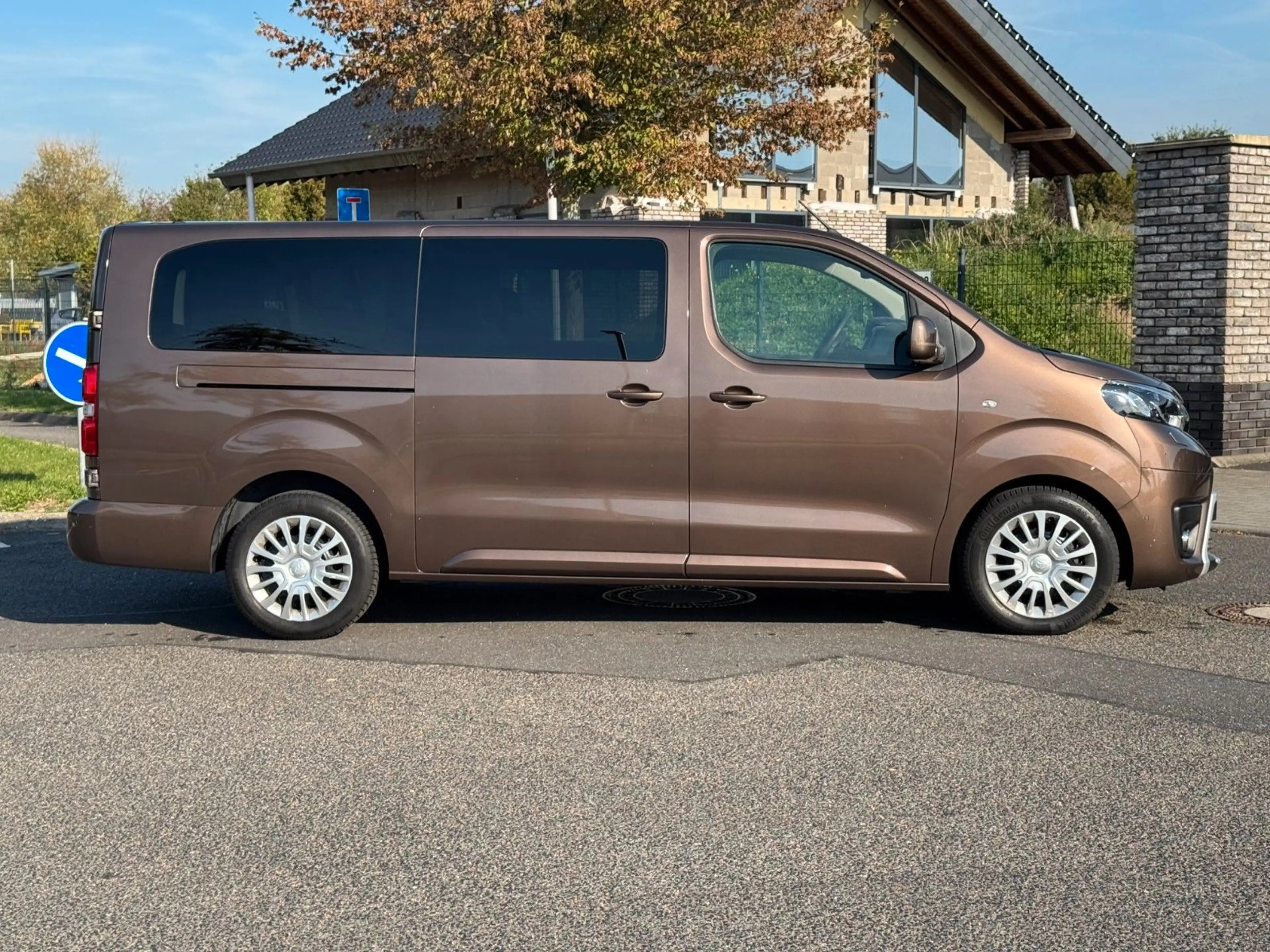 Toyota Proace L2 *Garantie*Autom.*9-Sitzer*Navi* — photo 6