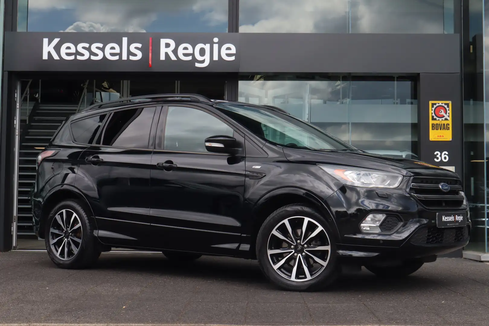 Ford Kuga 1.5 EcoBoost ST Line Navi Elec.trekhaak Zwart - 2