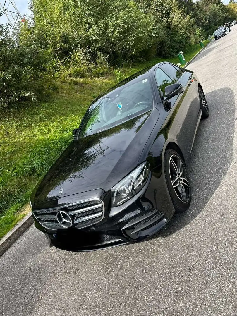 Mercedes-Benz E 200 E 200 4MATIC Aut. Schwarz - 1